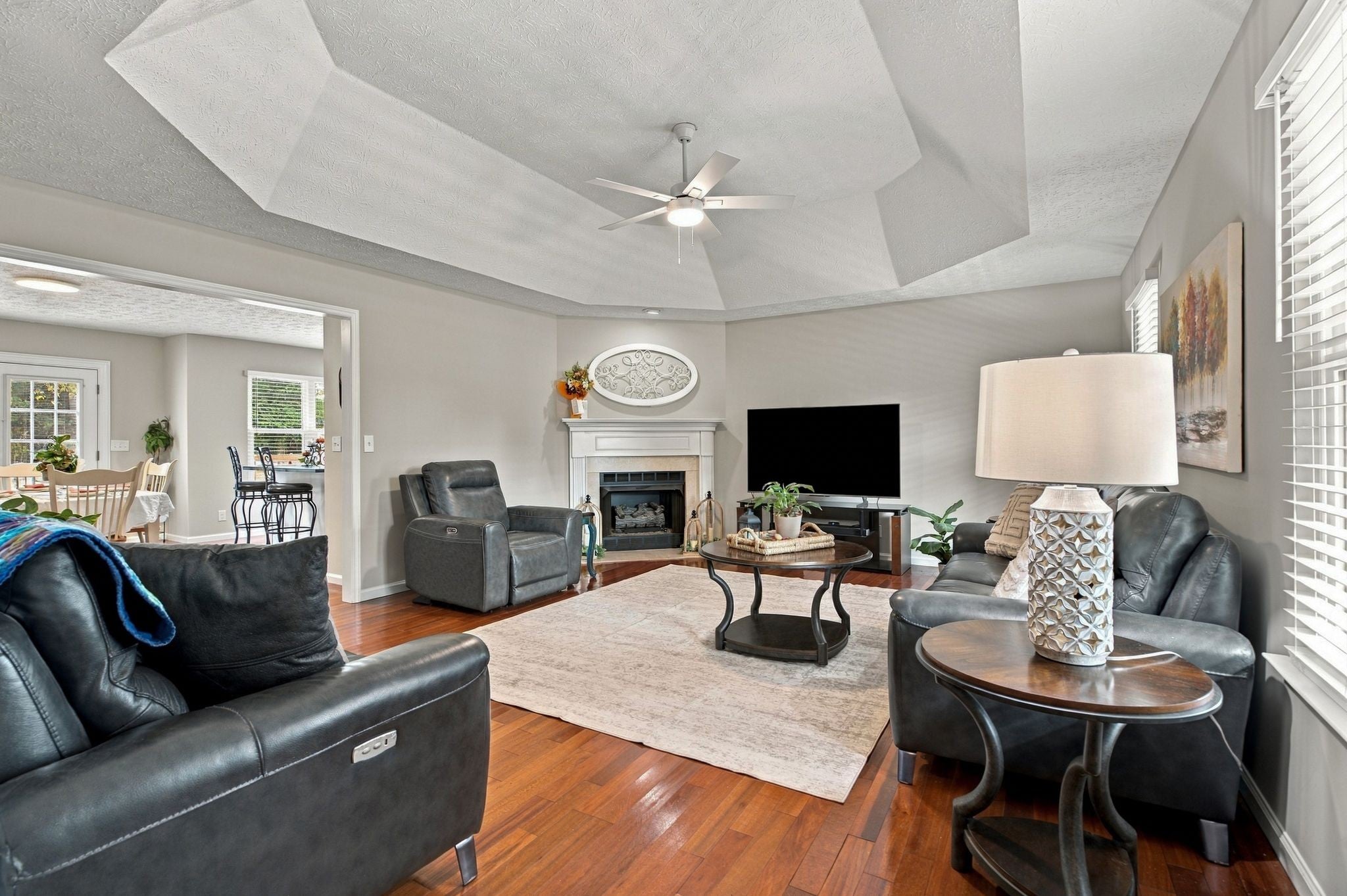 9011 Dandelion Dr