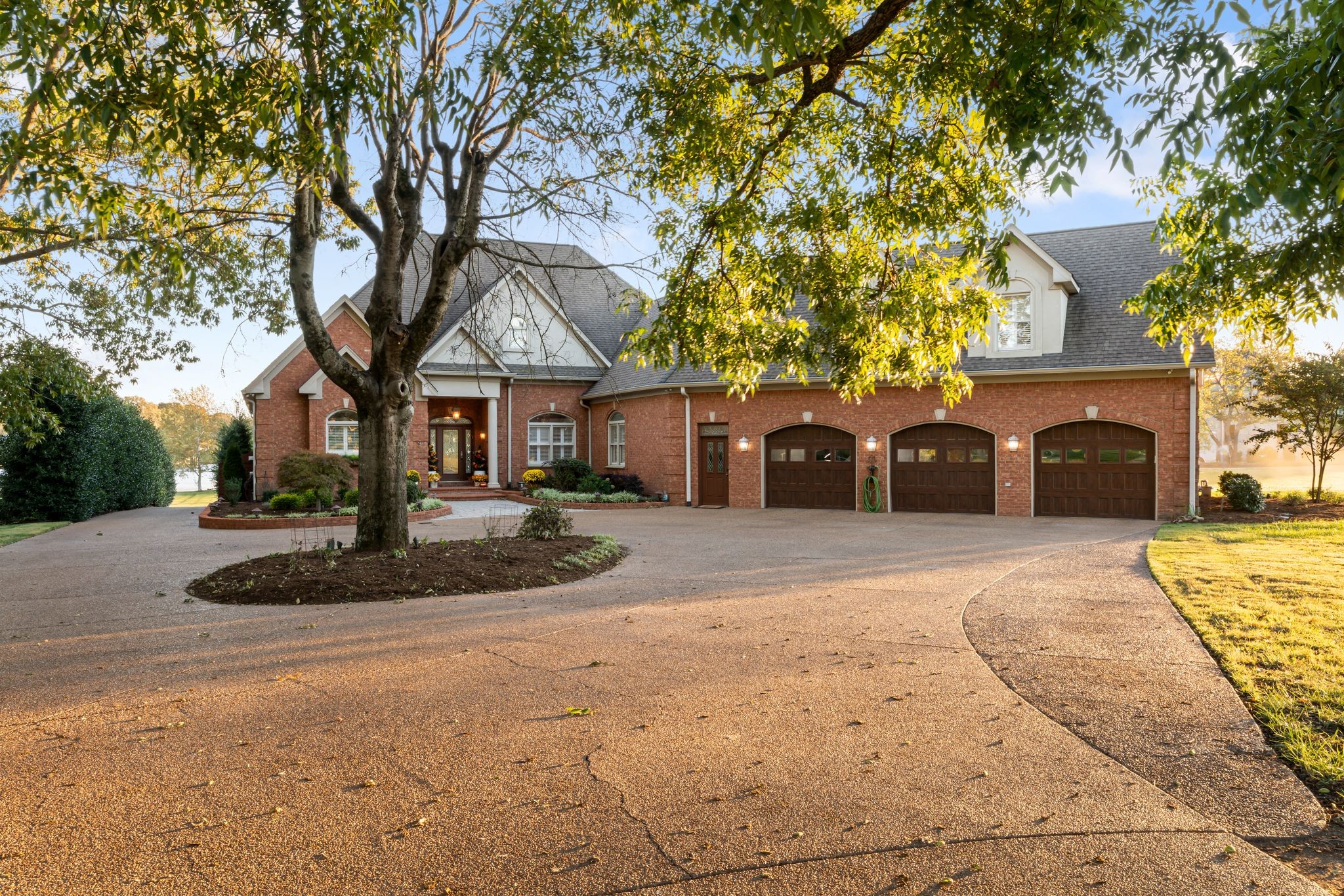 143 Island Dr