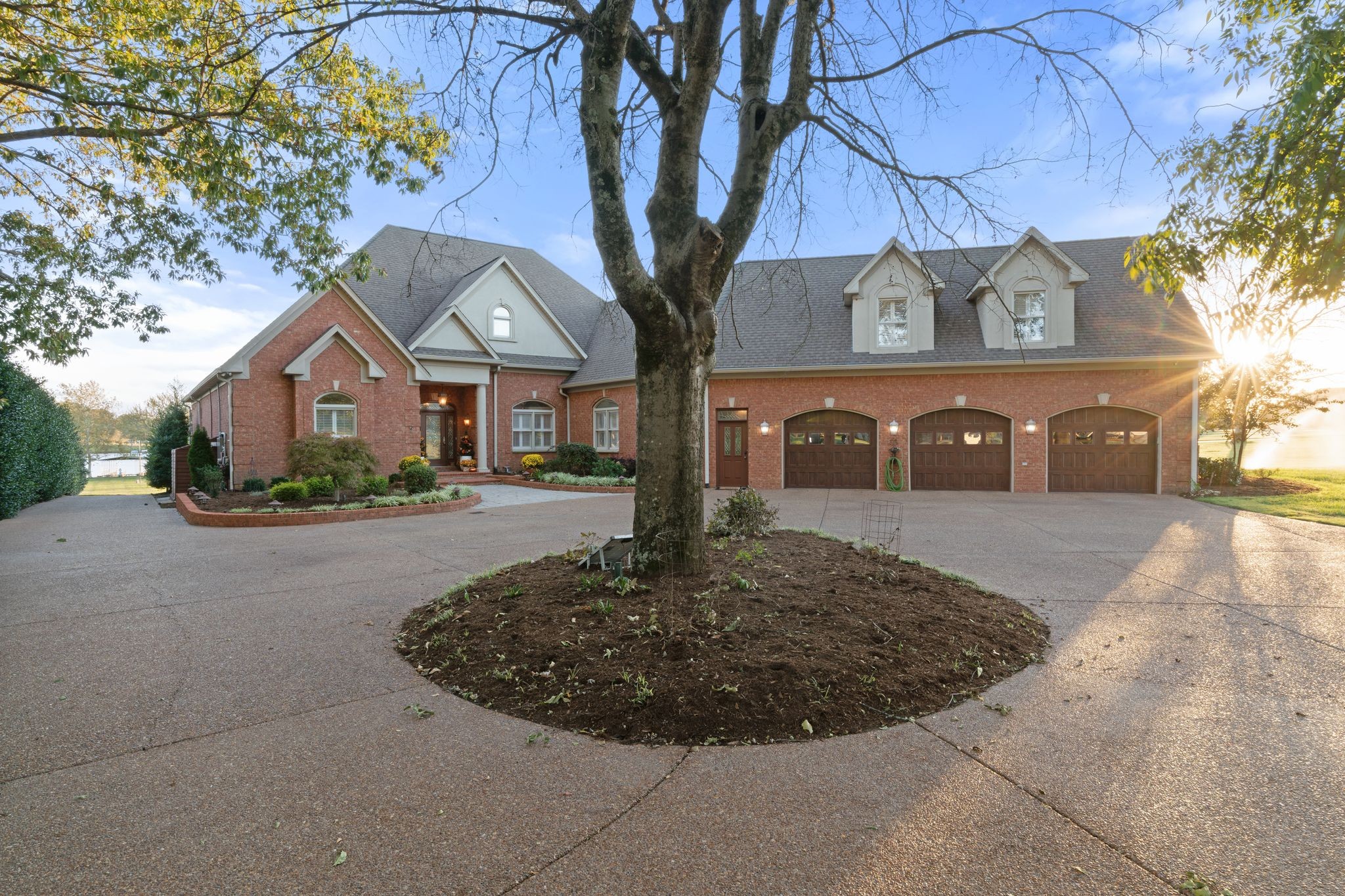 143 Island Dr