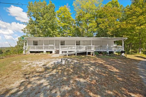 428 James White Rd Celina TN 38551