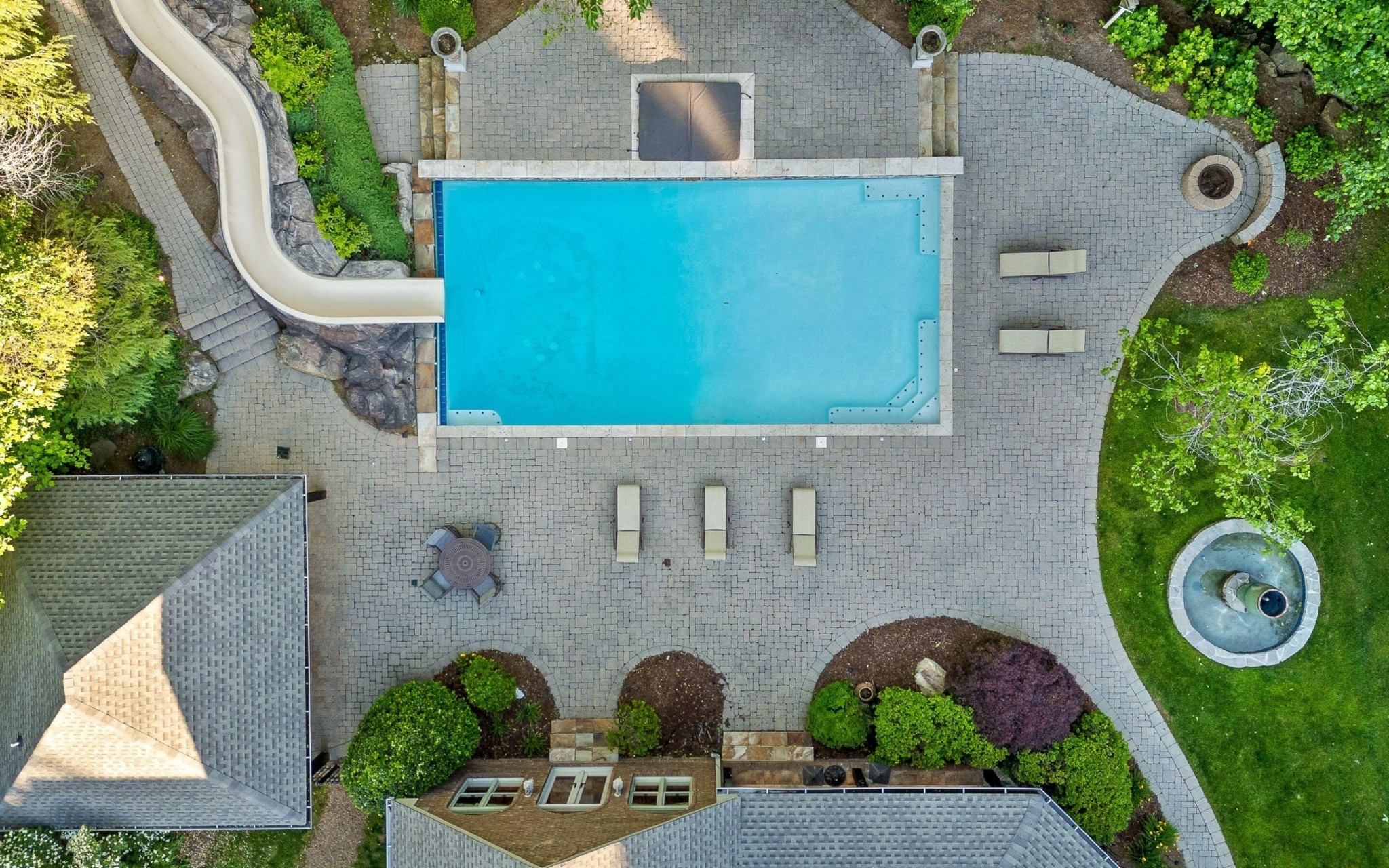 11 Saint Nicholas Way