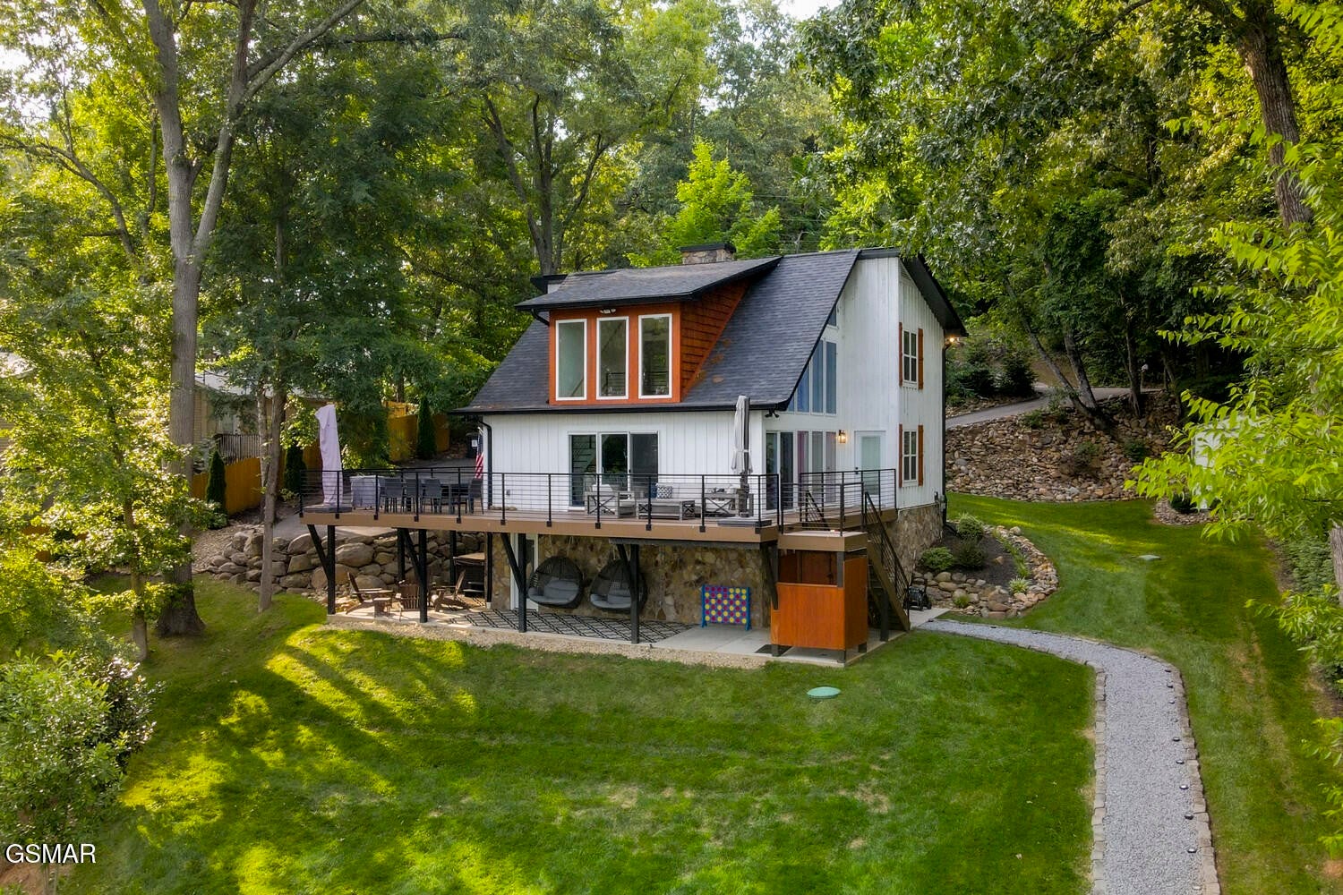 825 Plainview Drive
