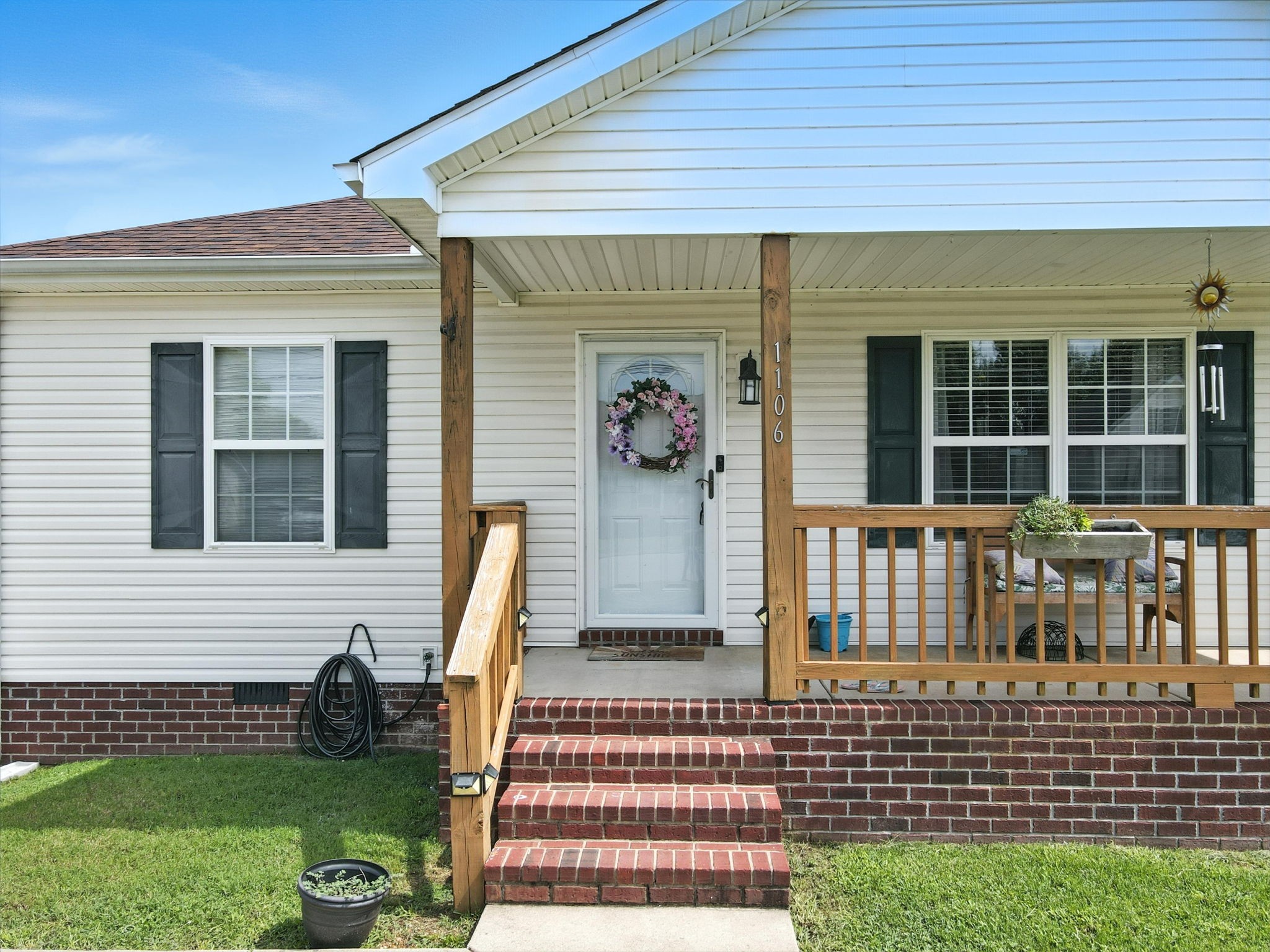 1106 Halverson Dr