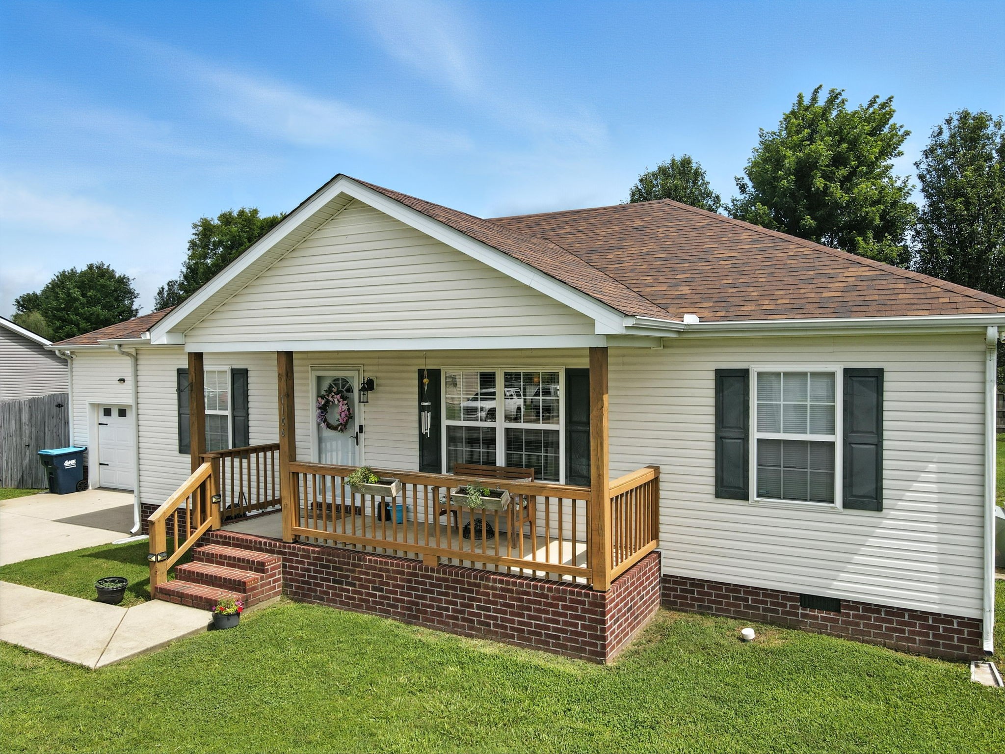 1106 Halverson Dr