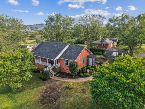 820 Royal Elm Cir Hartsville TN 37074