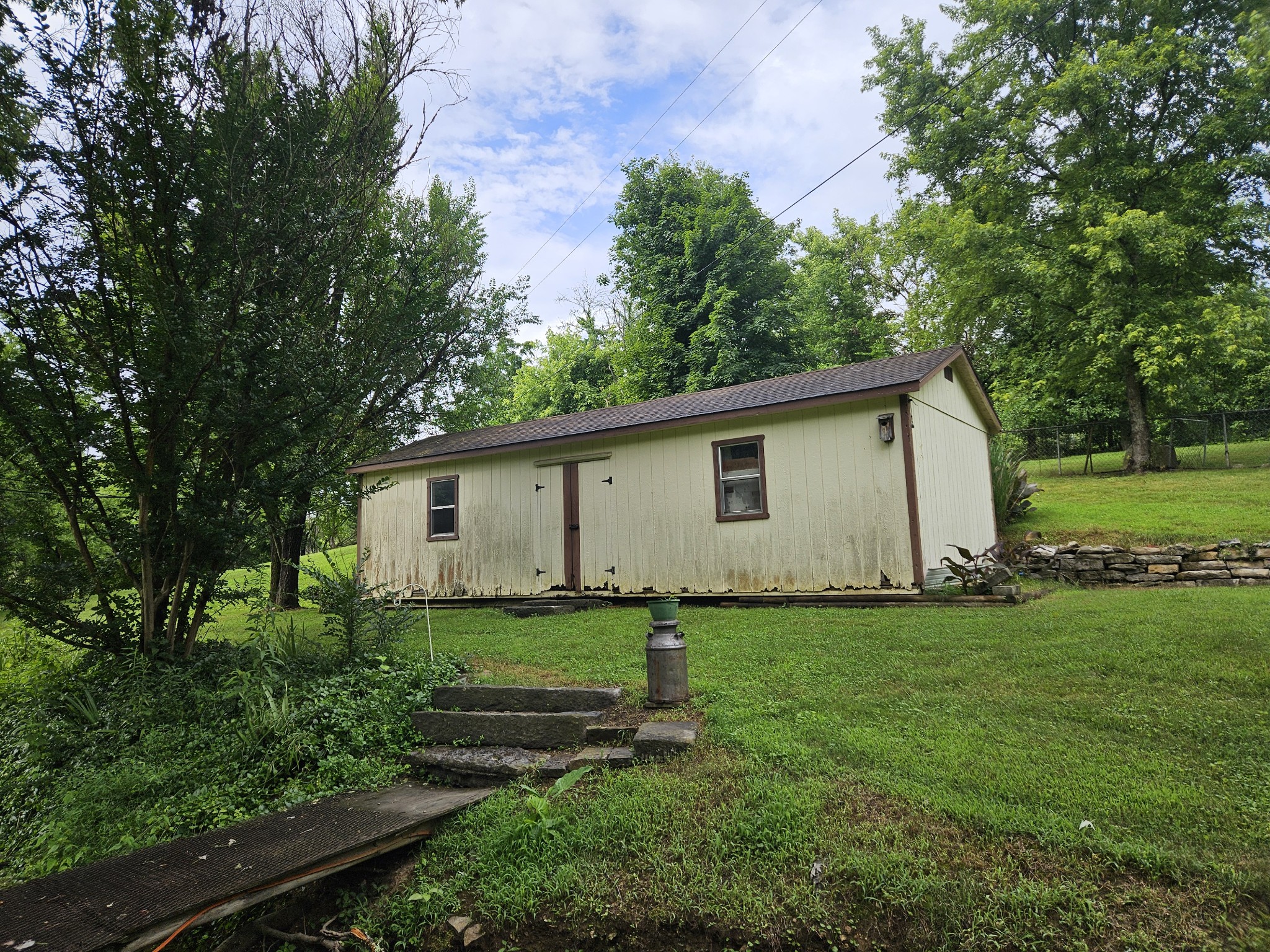 9 Johnnie Woods Ln