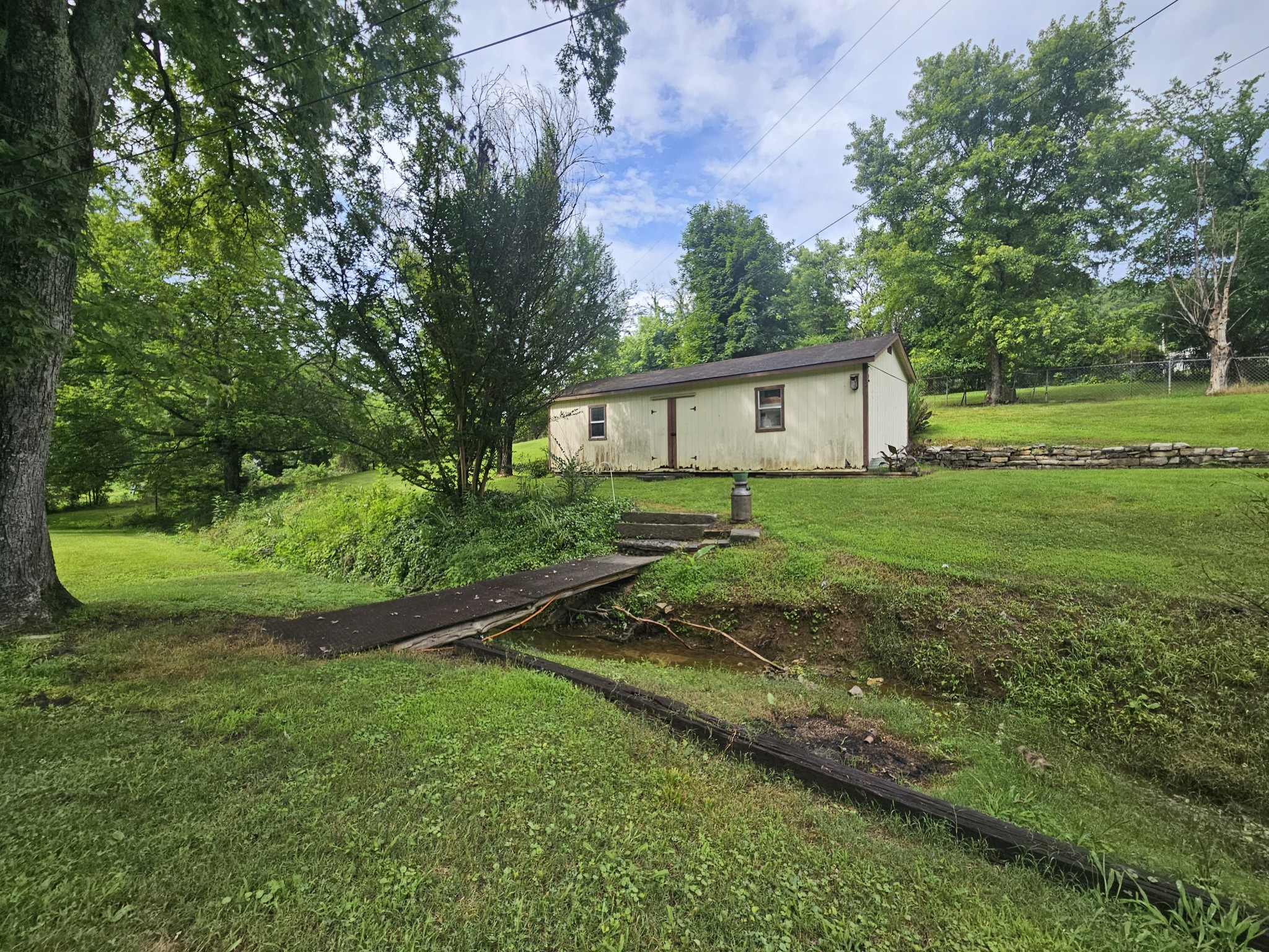 9 Johnnie Woods Ln