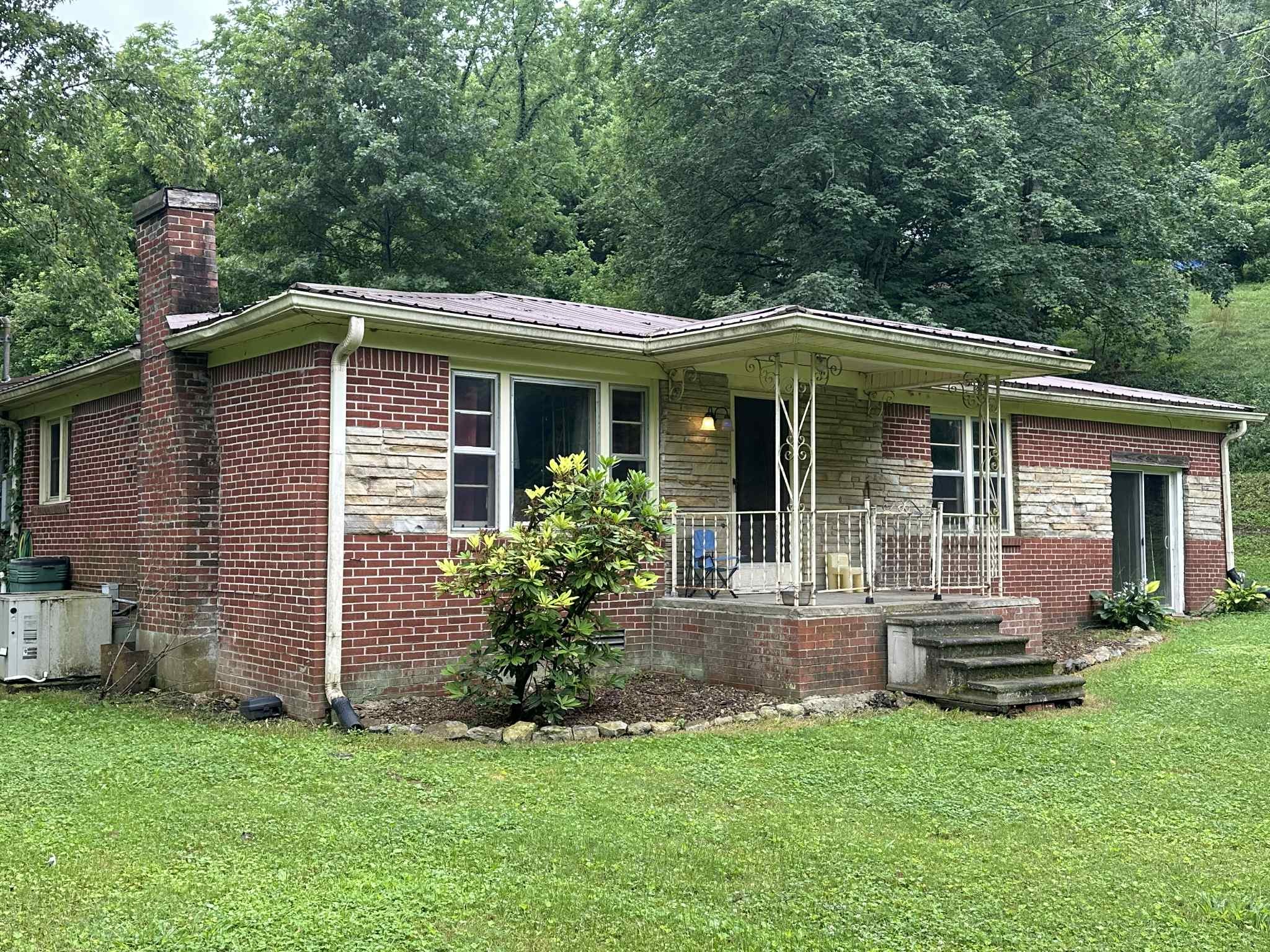 9 Johnnie Woods Ln