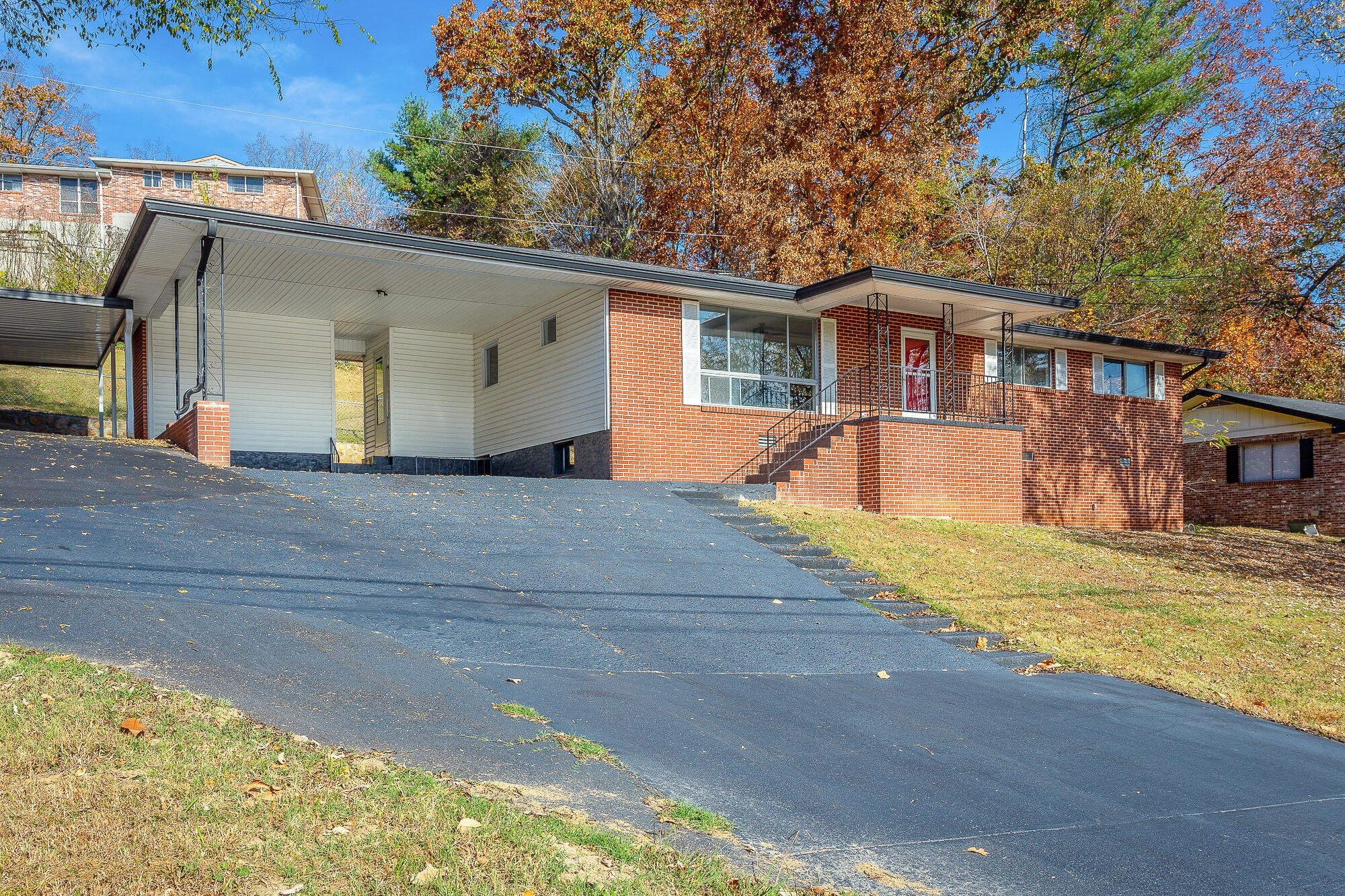 841 Ashland Terrace