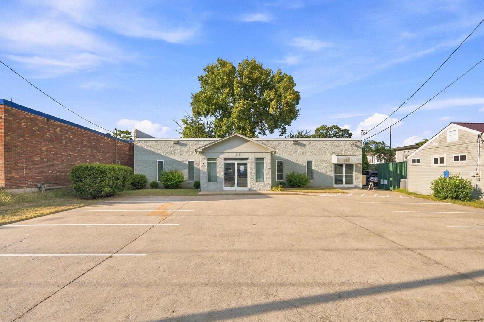listing at 121 Harris St, Madison