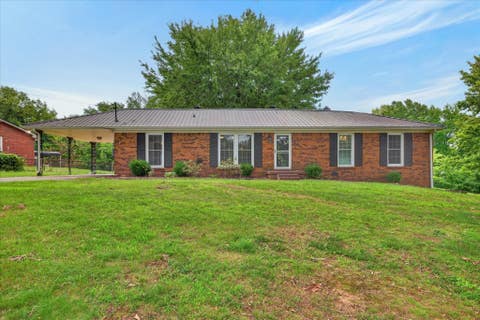Photo of 1866 Harriet Drive, Clarksville, TN 37040 (MLS # 3513211)