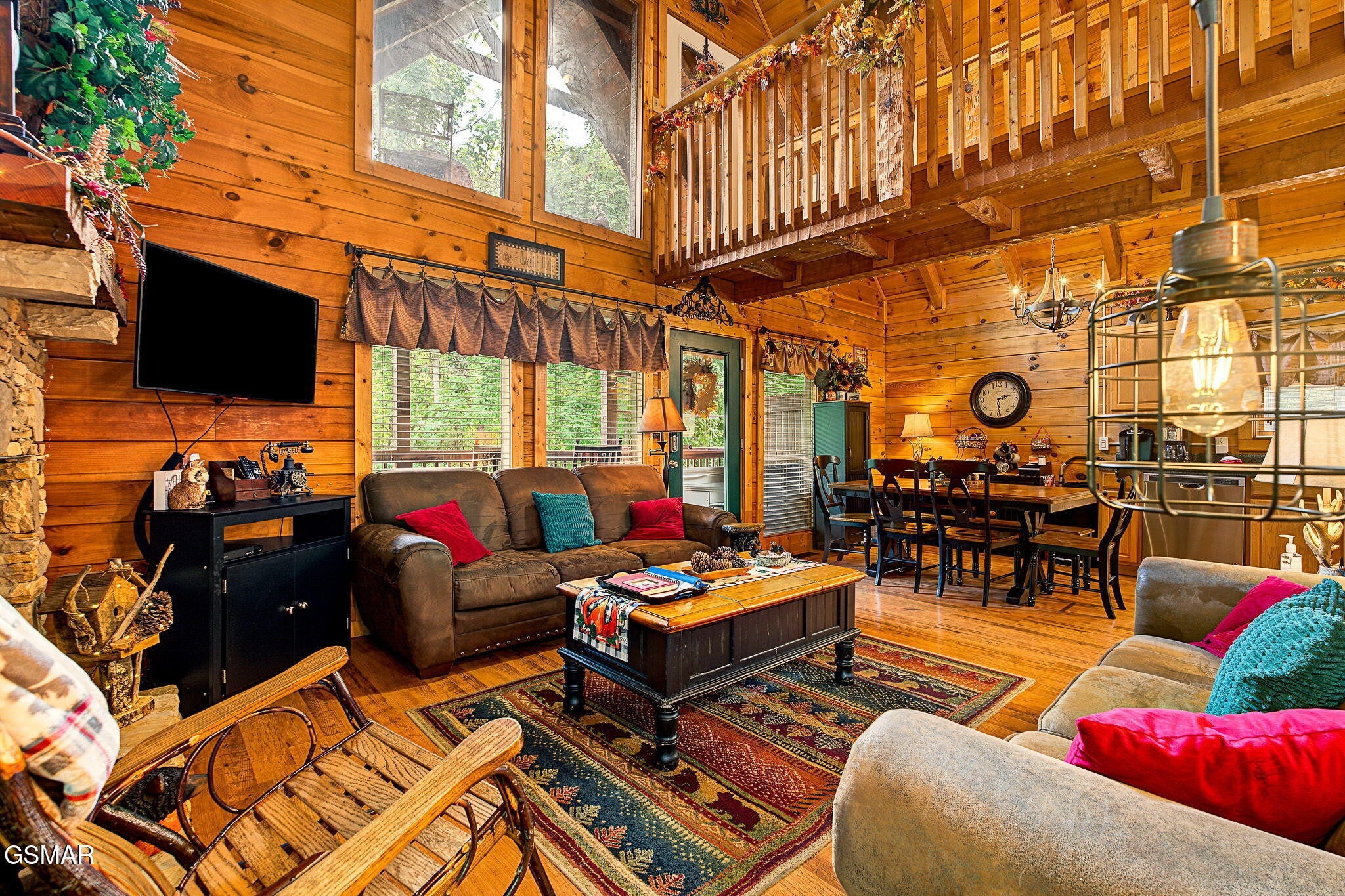 1124 Twin Oaks Road