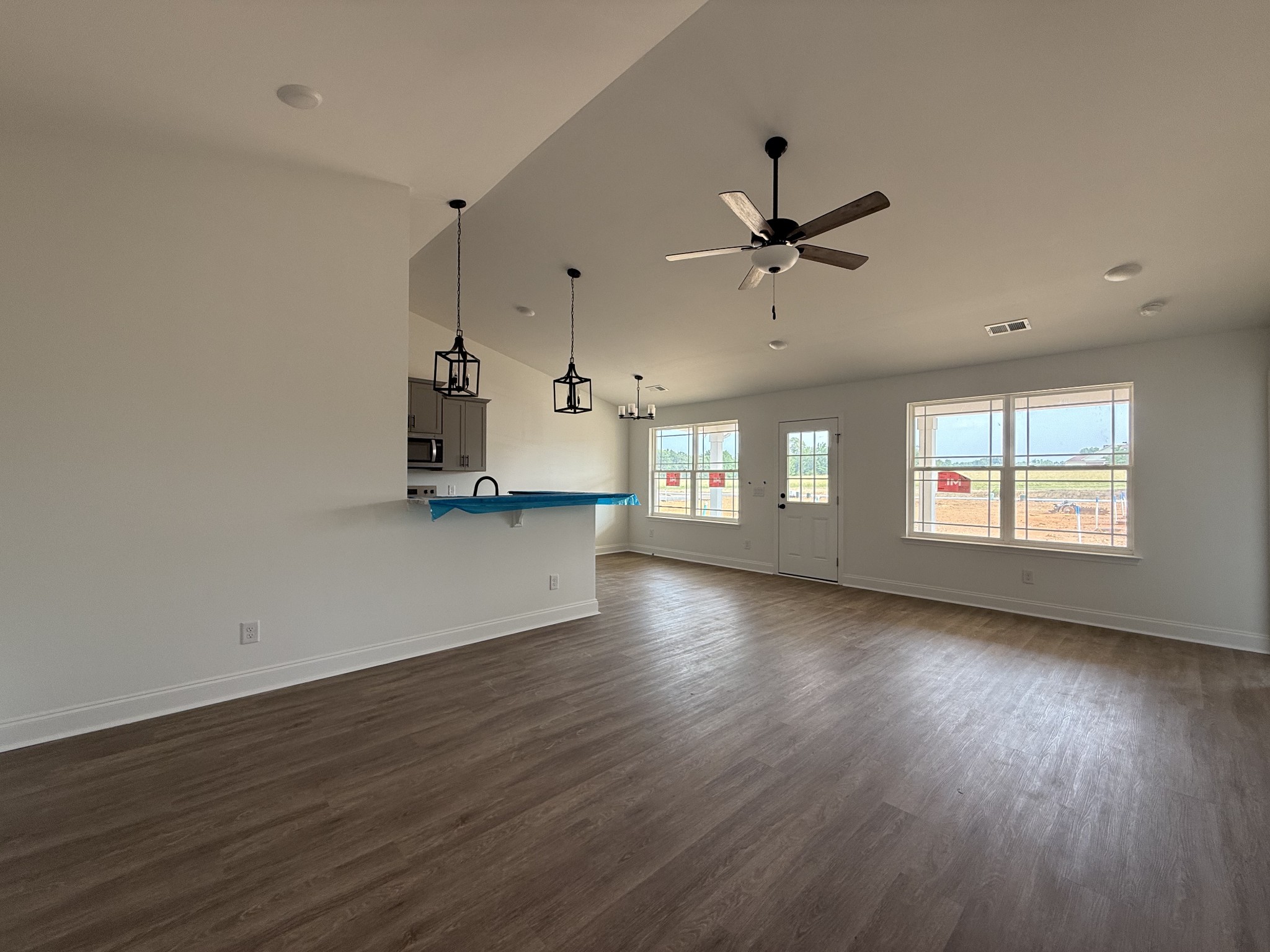 1065 Javier Dr