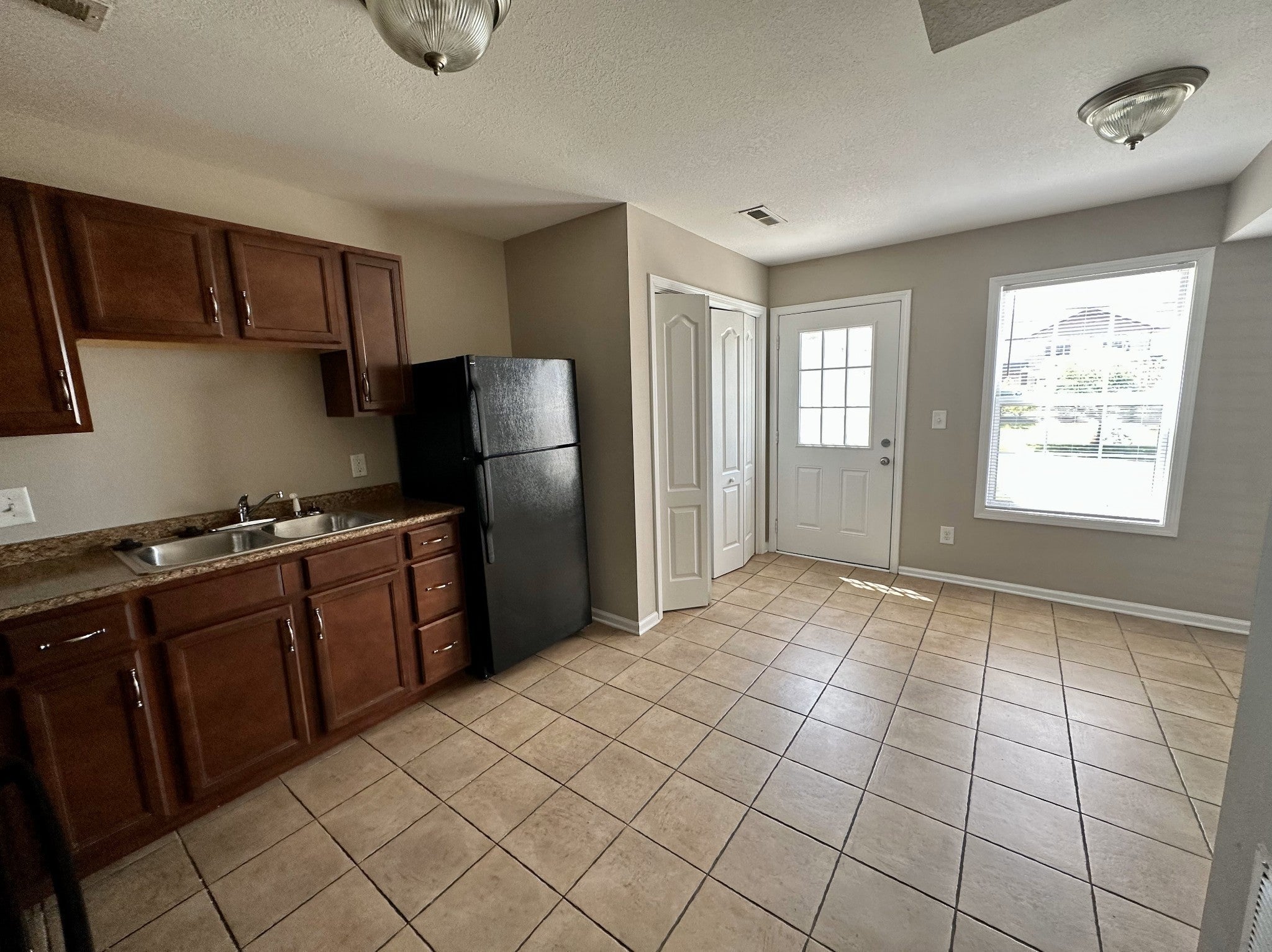 855 Tracy Lane 2B