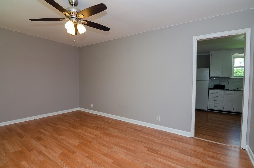 7109 Hall Ln