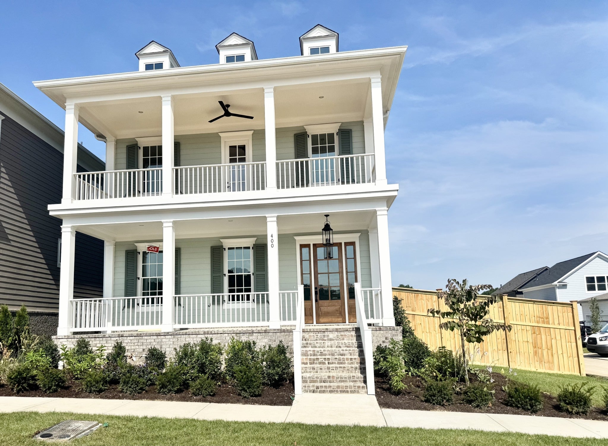 4.0-bed rental at 400 Drummond St