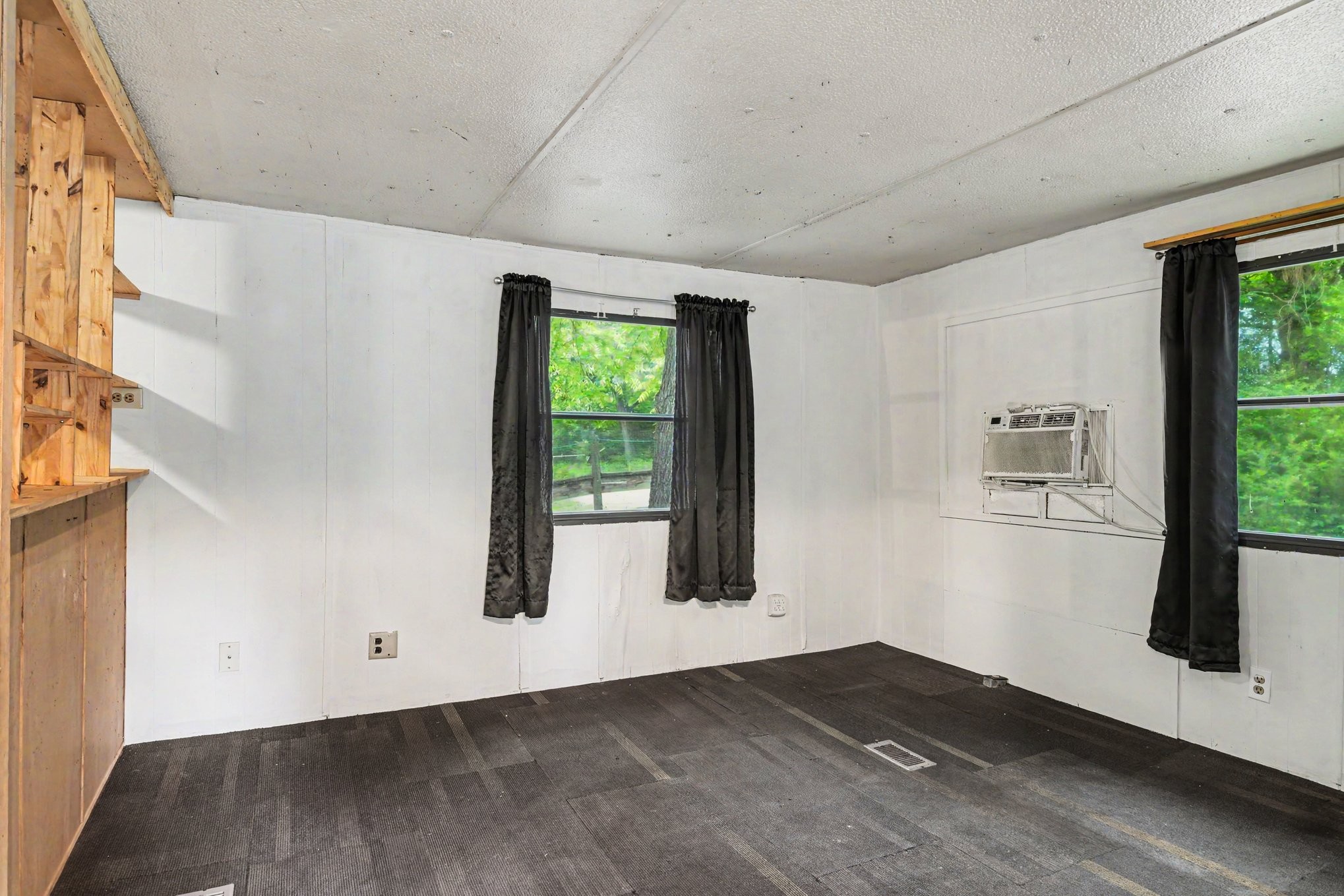 216 Brookhollow Dr