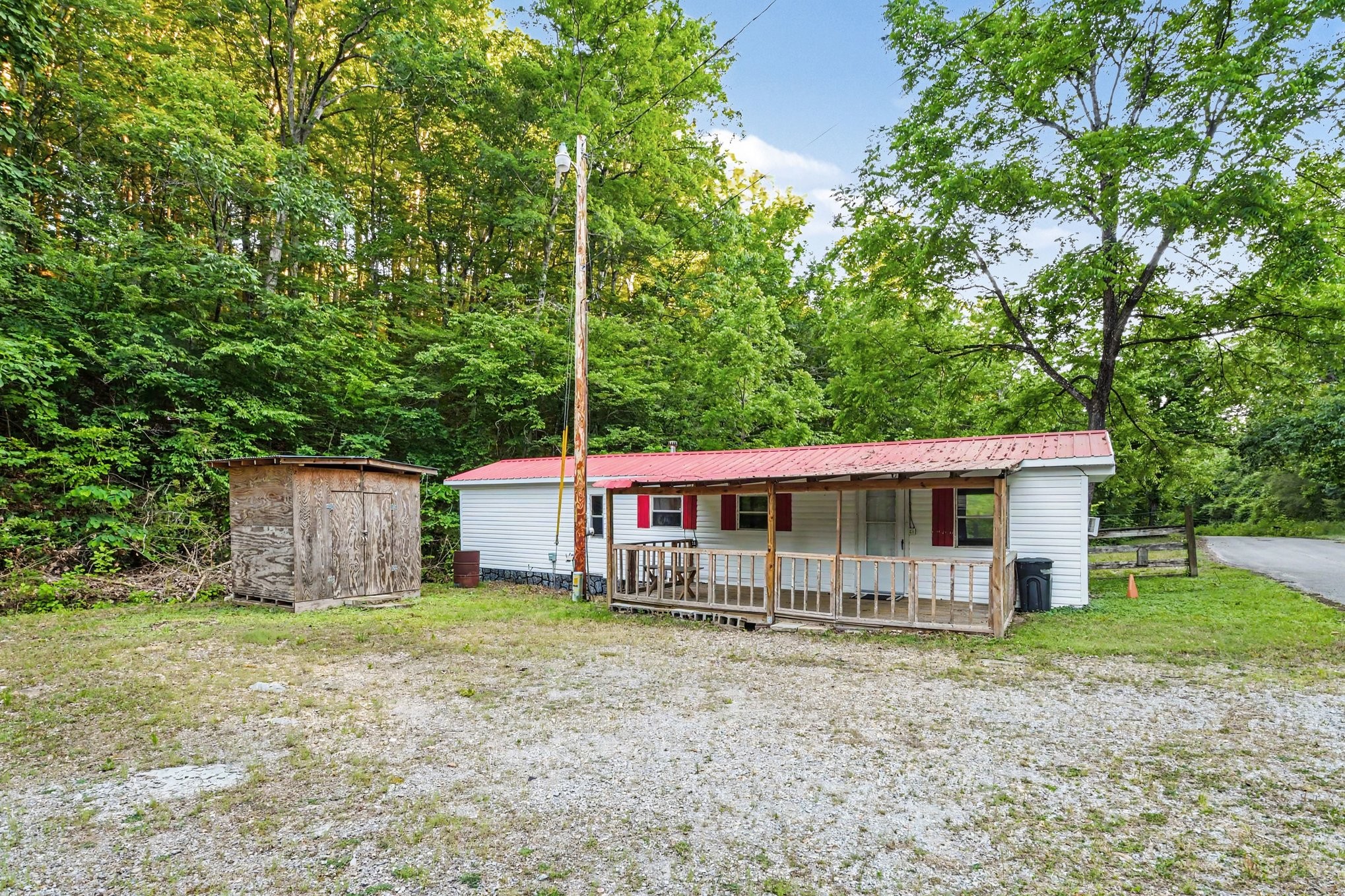 216 Brookhollow Dr