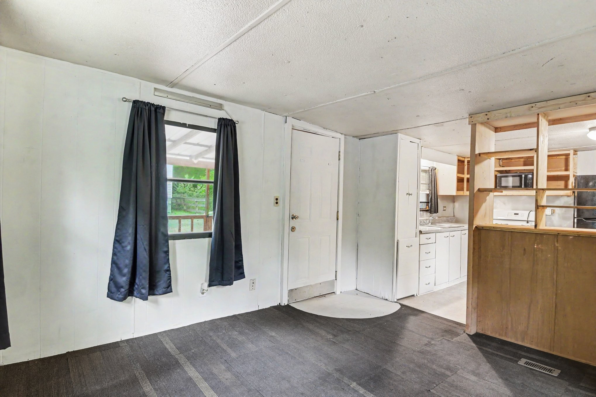 216 Brookhollow Dr
