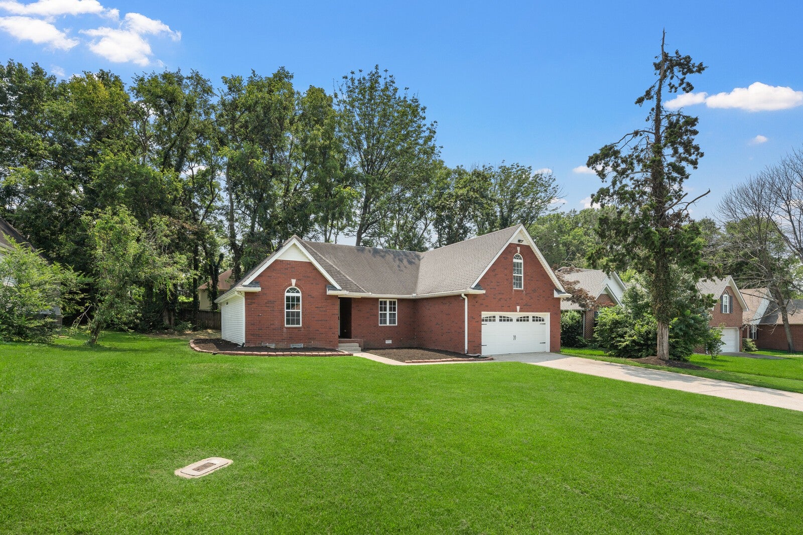 616 Woodland Hills Dr