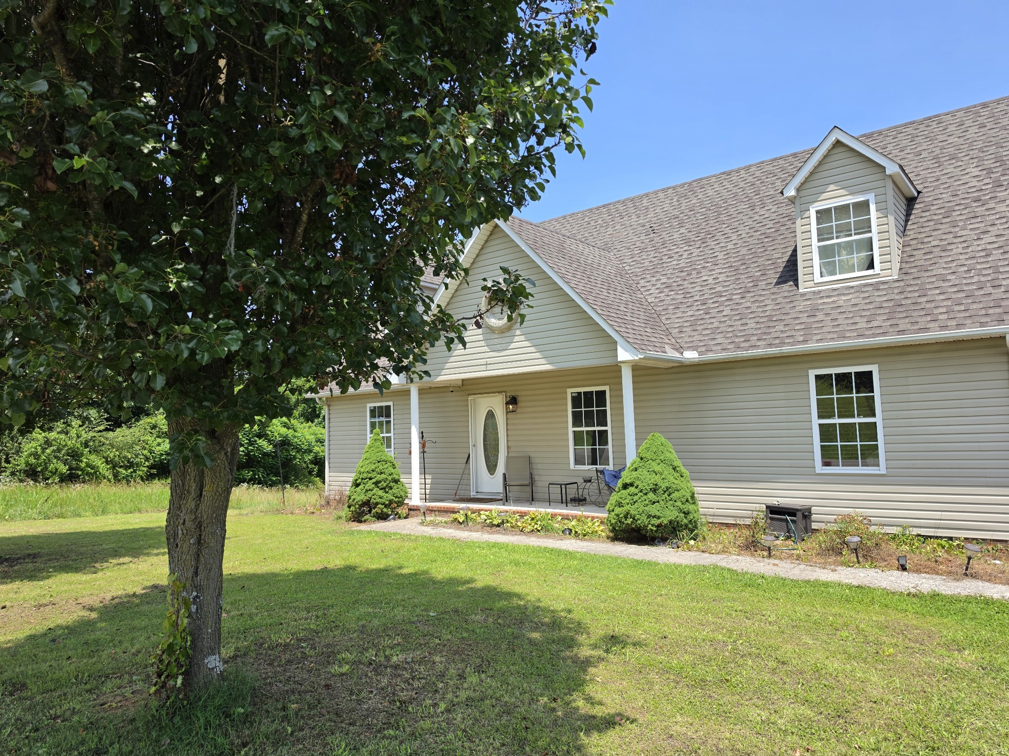 202 Ridgewood Ln