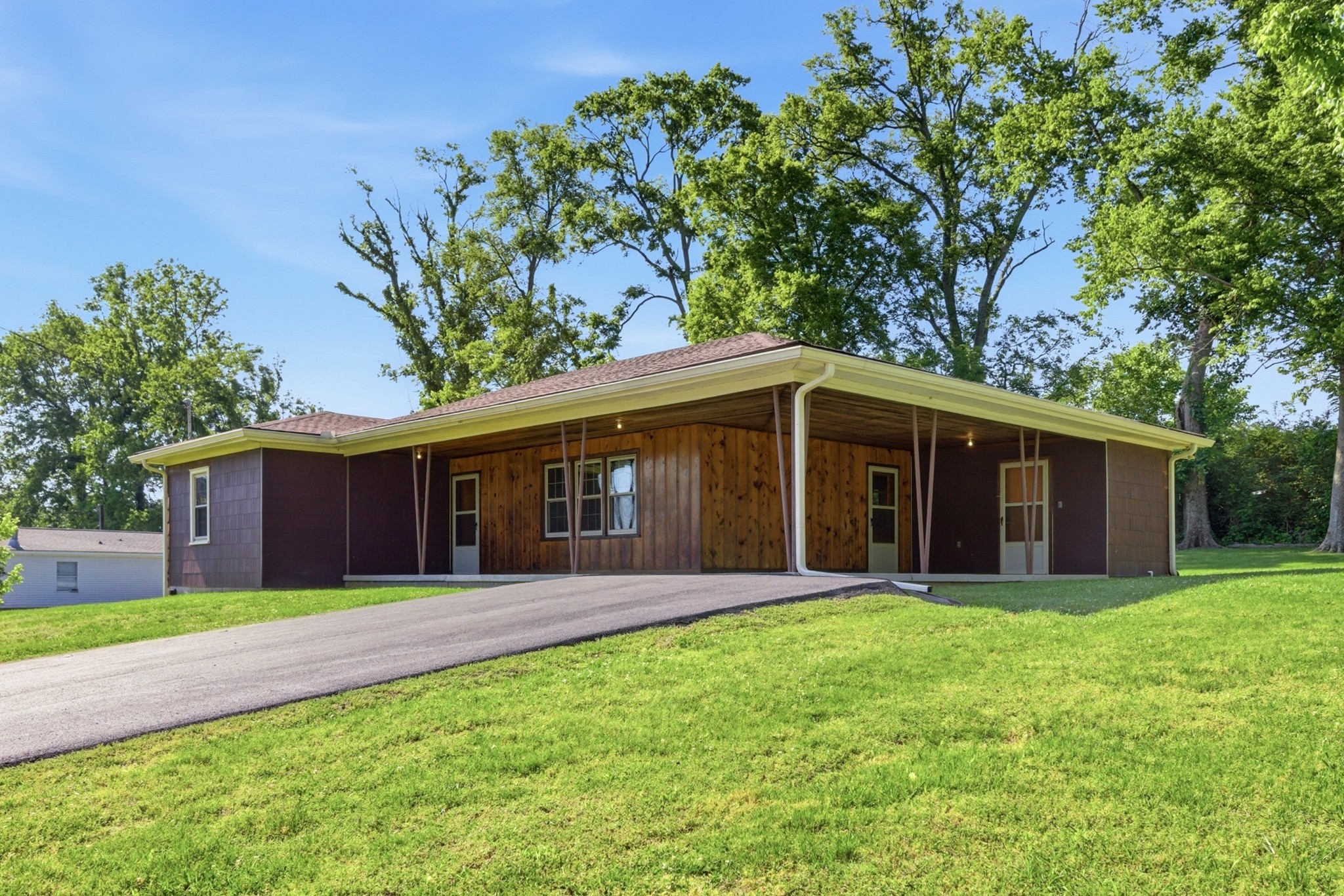 131 Greenwood Acres Dr