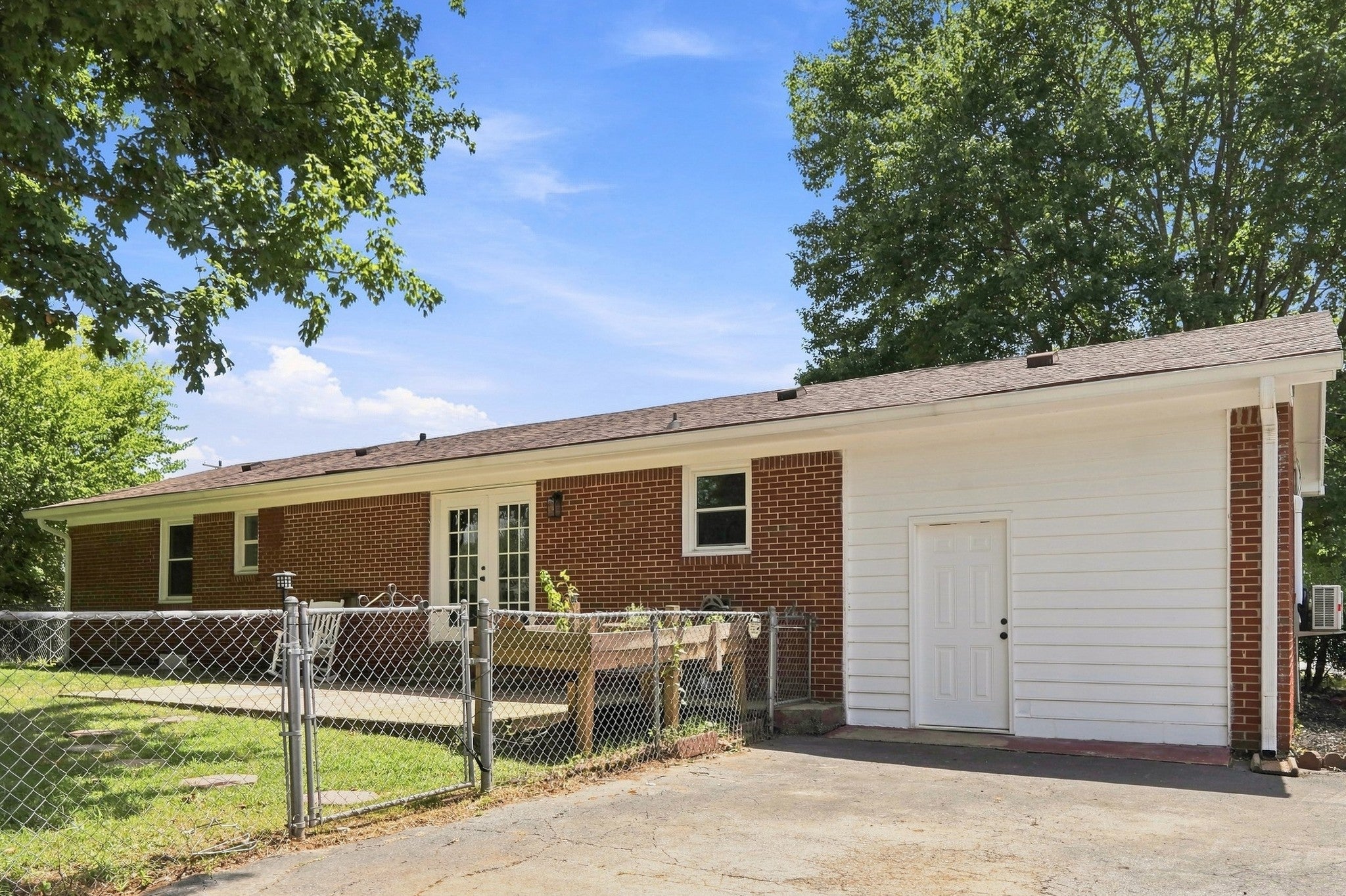 214 Stonewall Rd