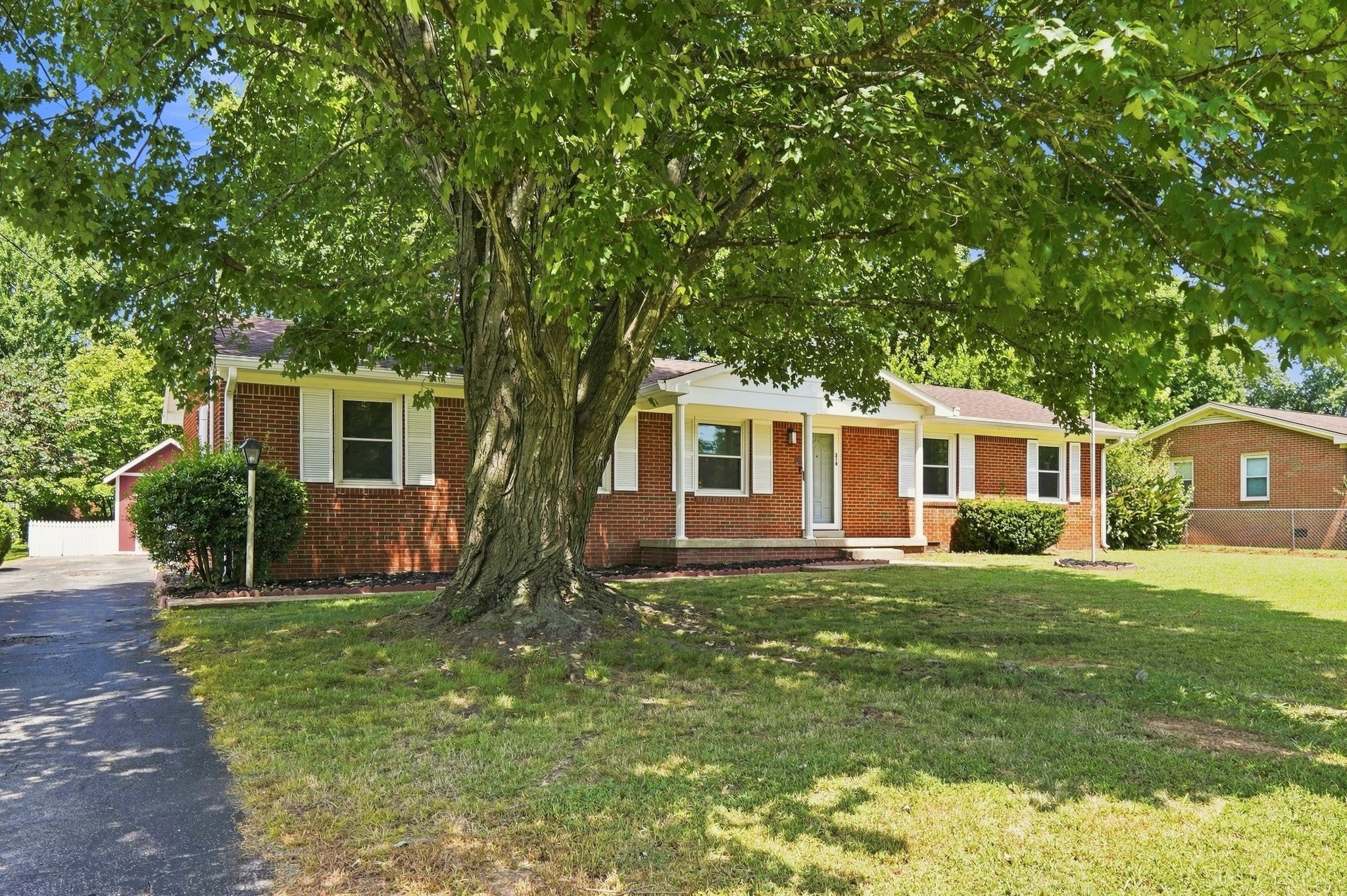 214 Stonewall Rd
