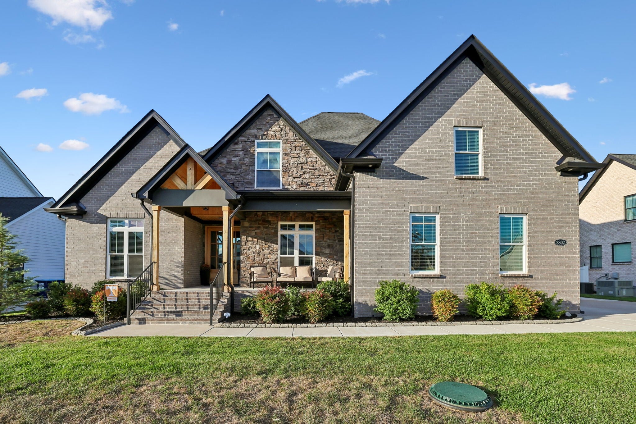 3802 Carriage Dr