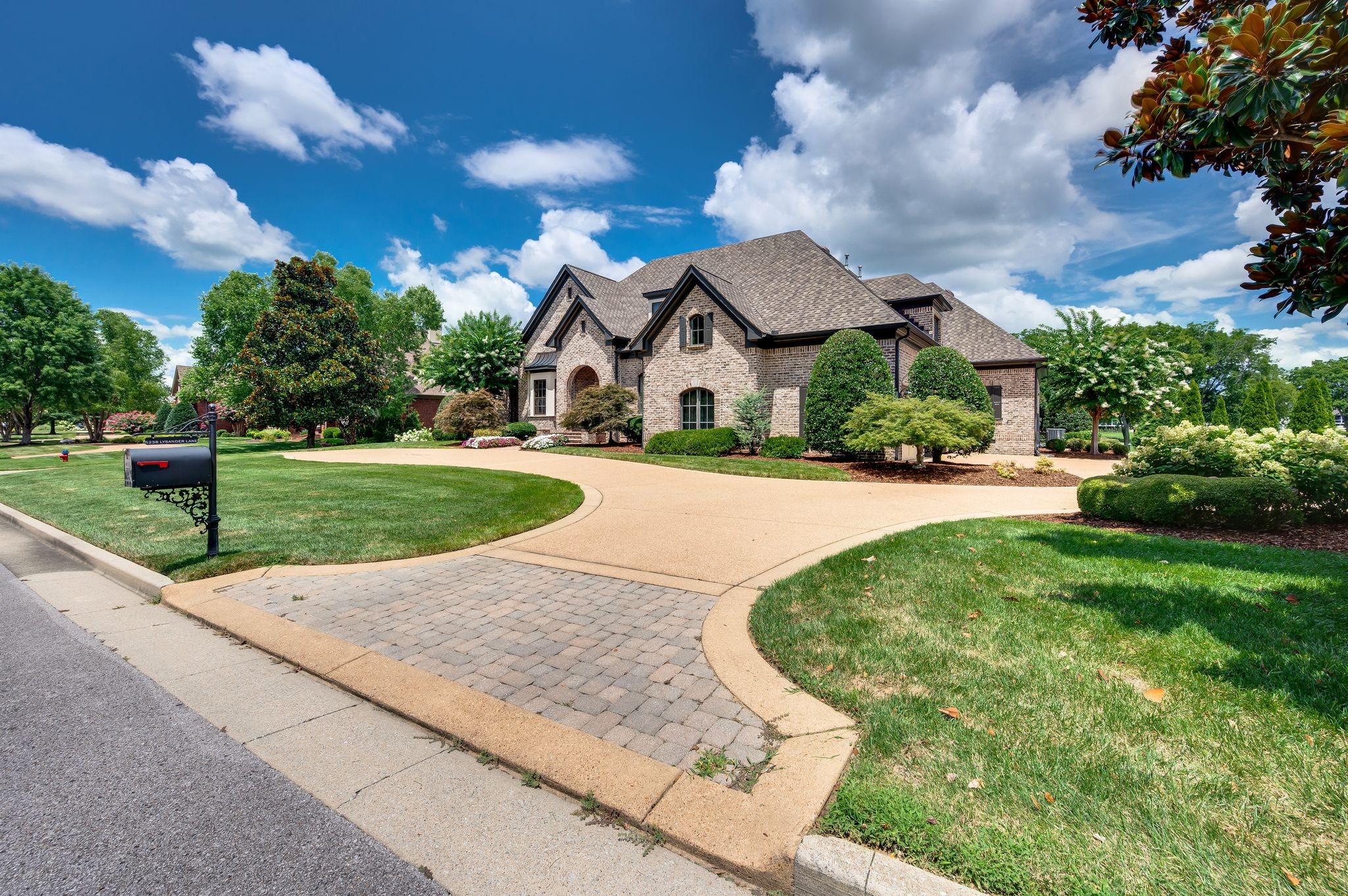 5238 Lysander Lane