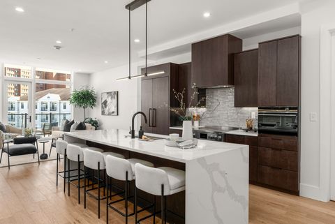 321 31st Ave N B4 (C) Nashville TN 37203