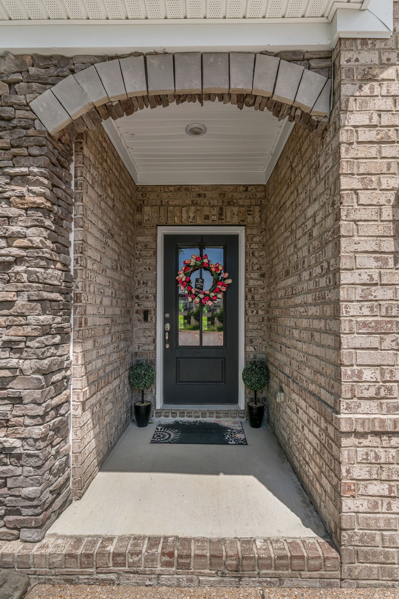 4937 Riverbank Dr