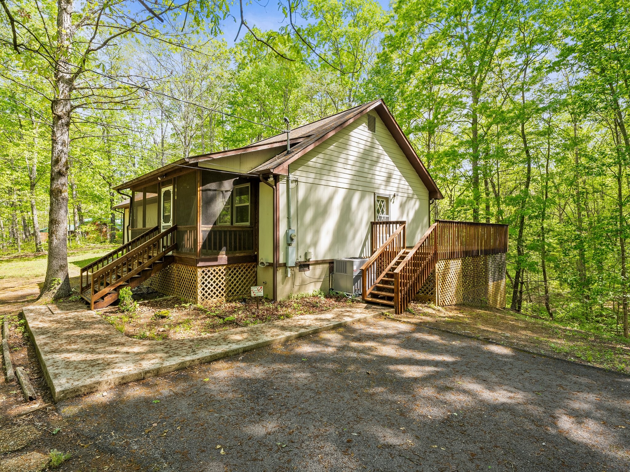 1010 Laurel Lake Dr