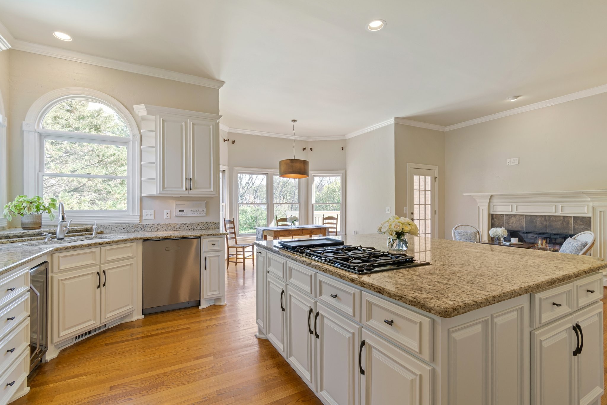 Brentwood, Tennessee 37027, United States, 4 Bedrooms Bedrooms, ,5 BathroomsBathrooms,Residential,Active,21804