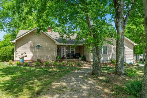 Photo of 1098 Old Dickerson Pike, Goodlettsville, TN 37072 (MLS # 3217149)