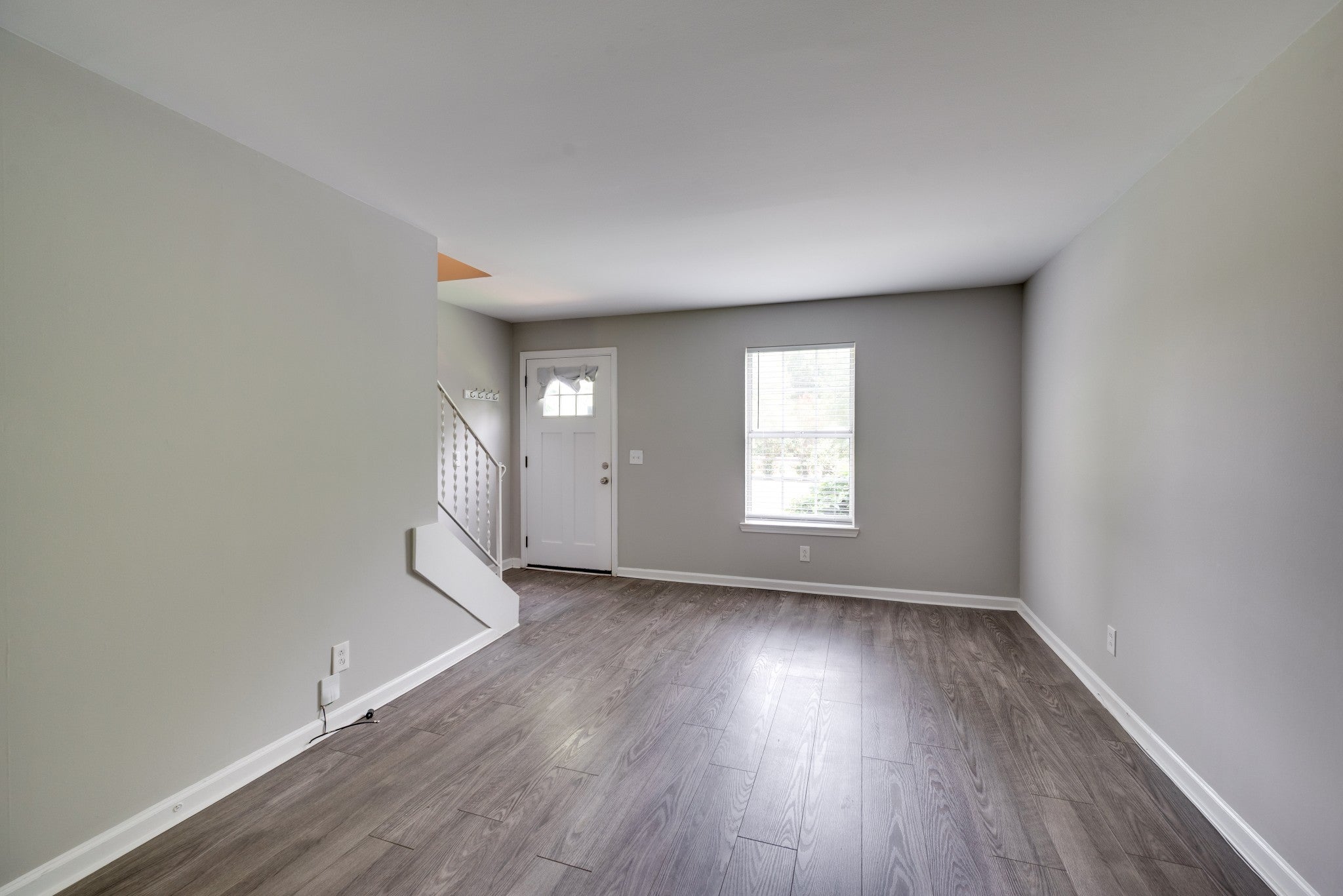 1507 Clifton Ln