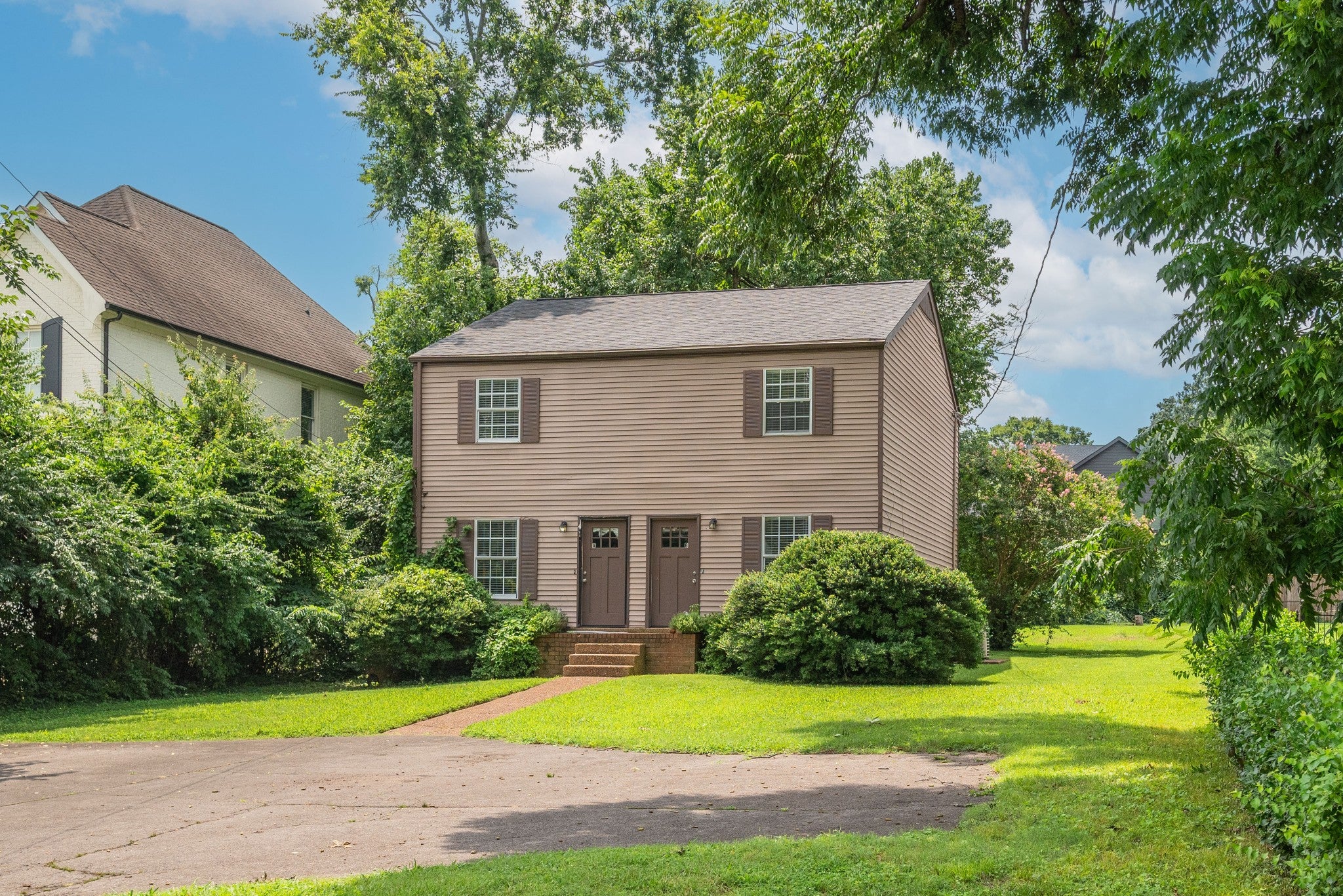 1507 Clifton Ln