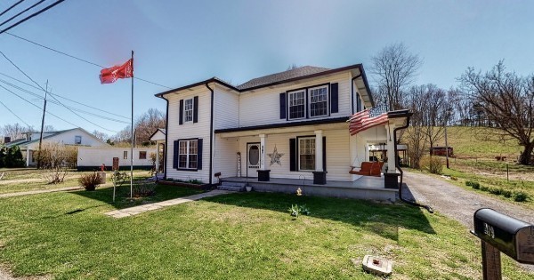 419 E Main St