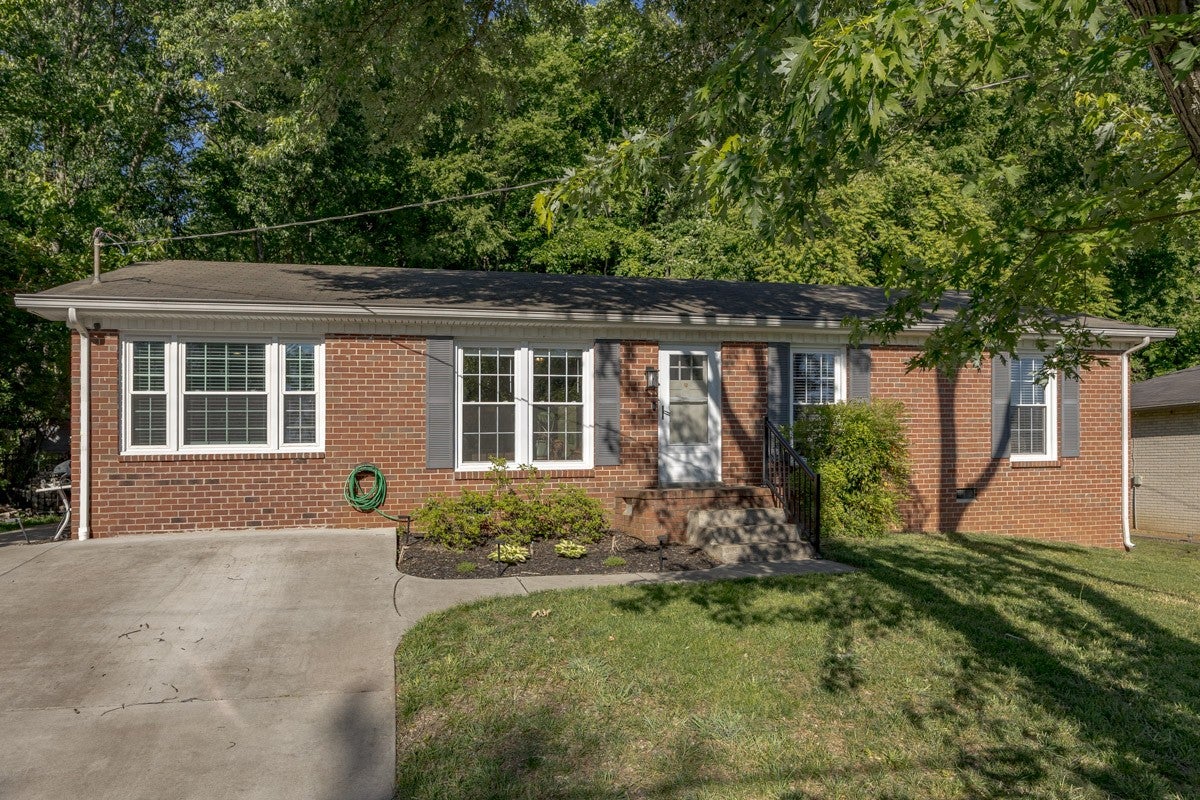 3-bed listing at 642 Hicks Rd, Nashville