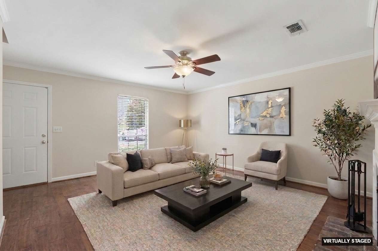 132 Academy Sq