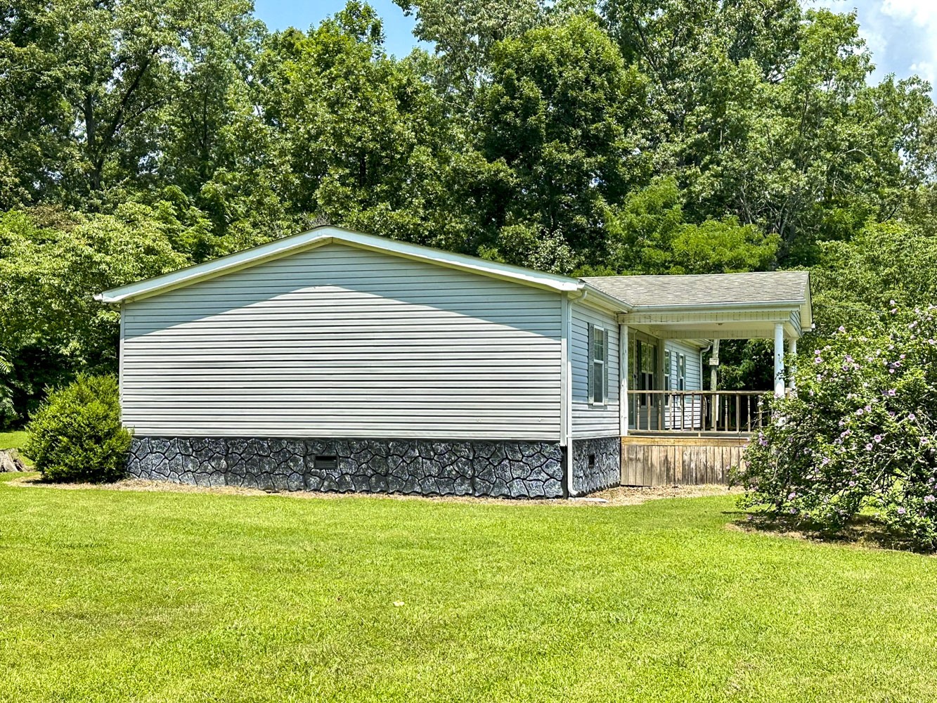 1385 Waterfront Dr