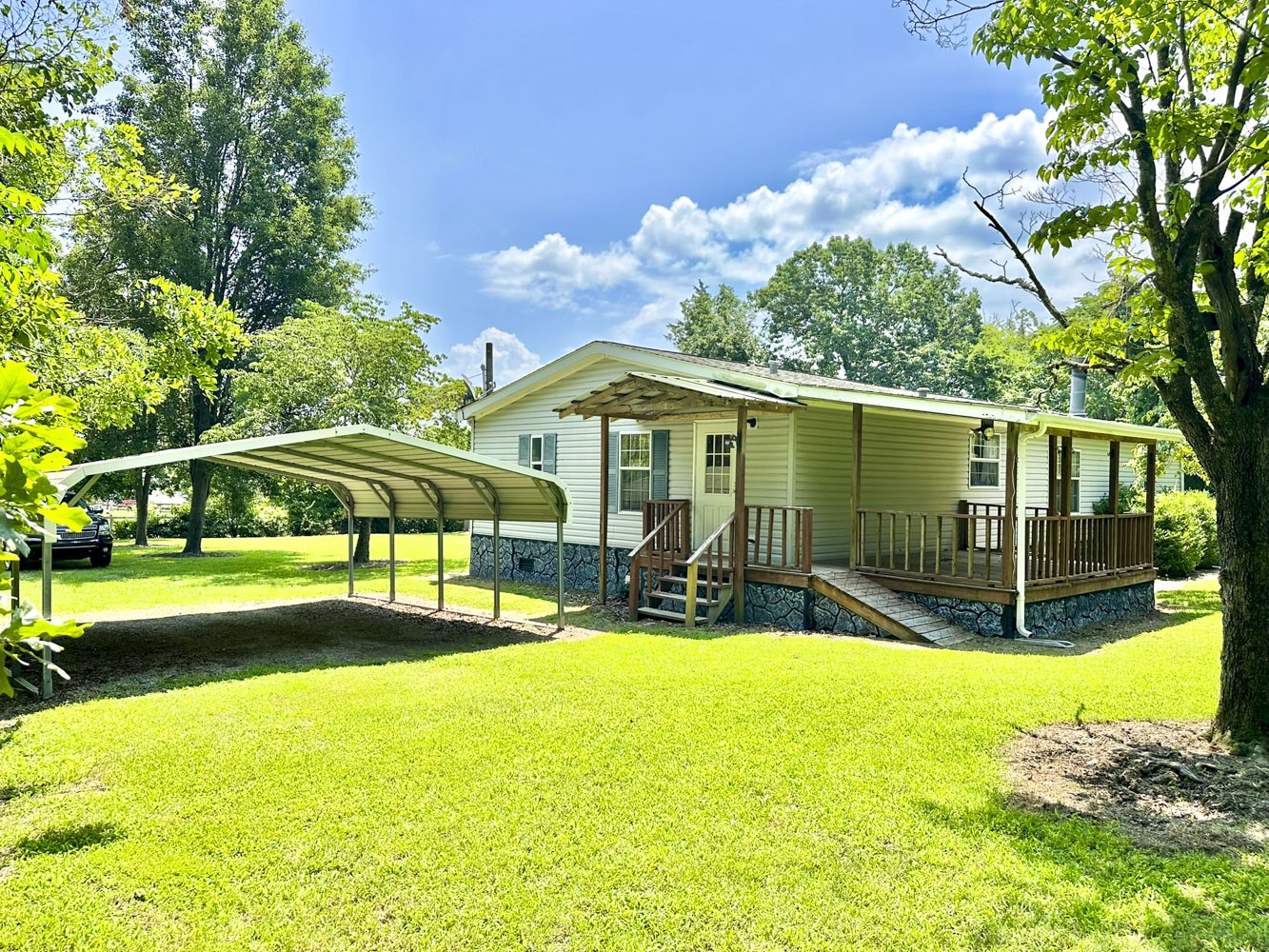 1385 Waterfront Dr