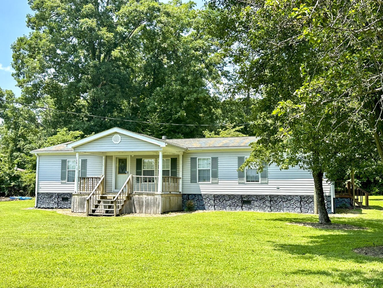 1385 Waterfront Dr