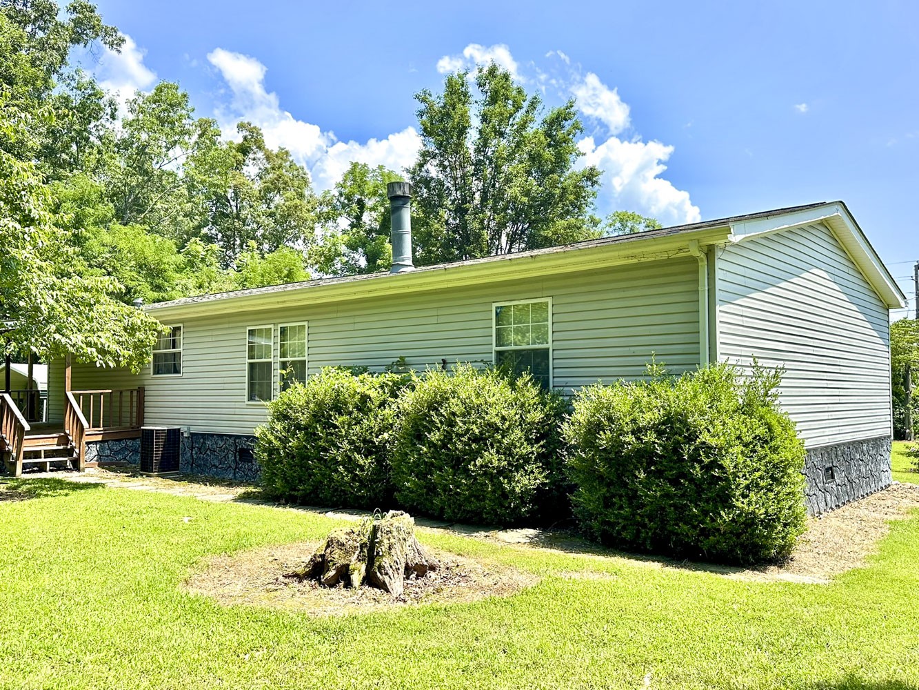 1385 Waterfront Dr