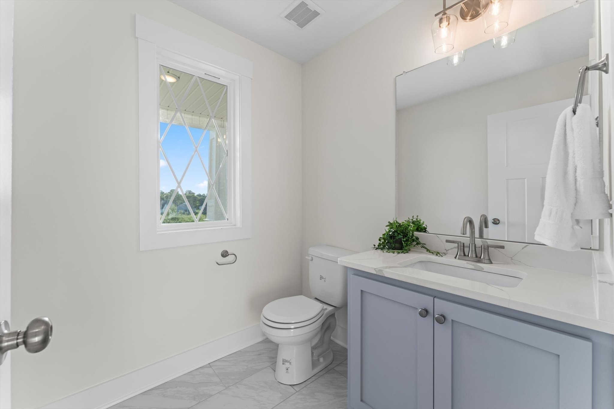 1596 Collins View Way