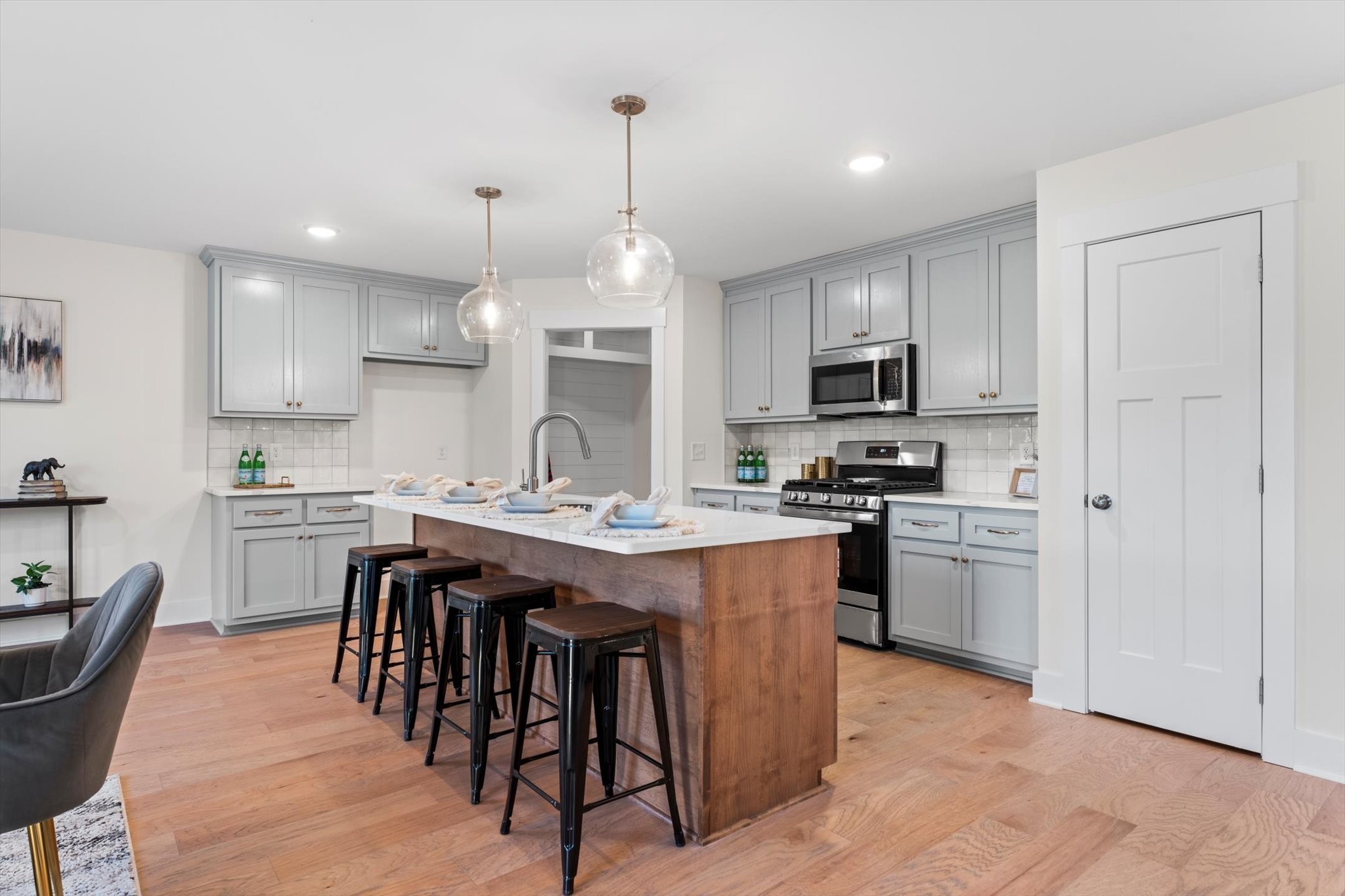 1596 Collins View Way