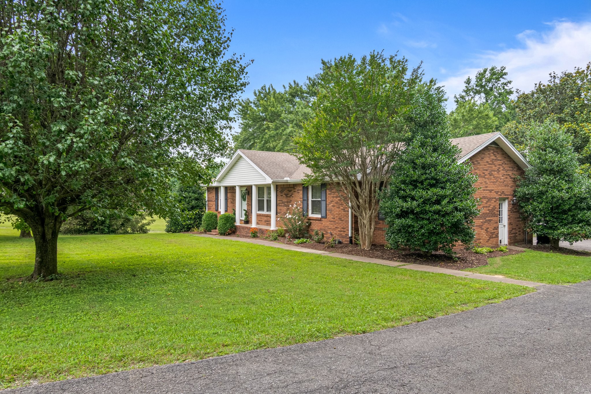 1019 Matthews Ln