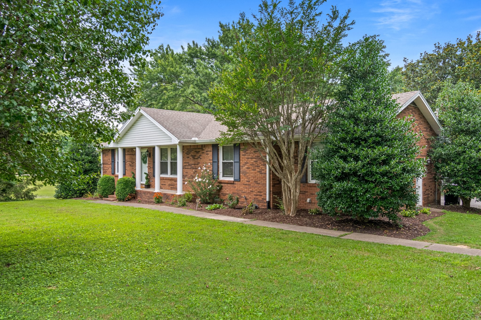 1019 Matthews Ln