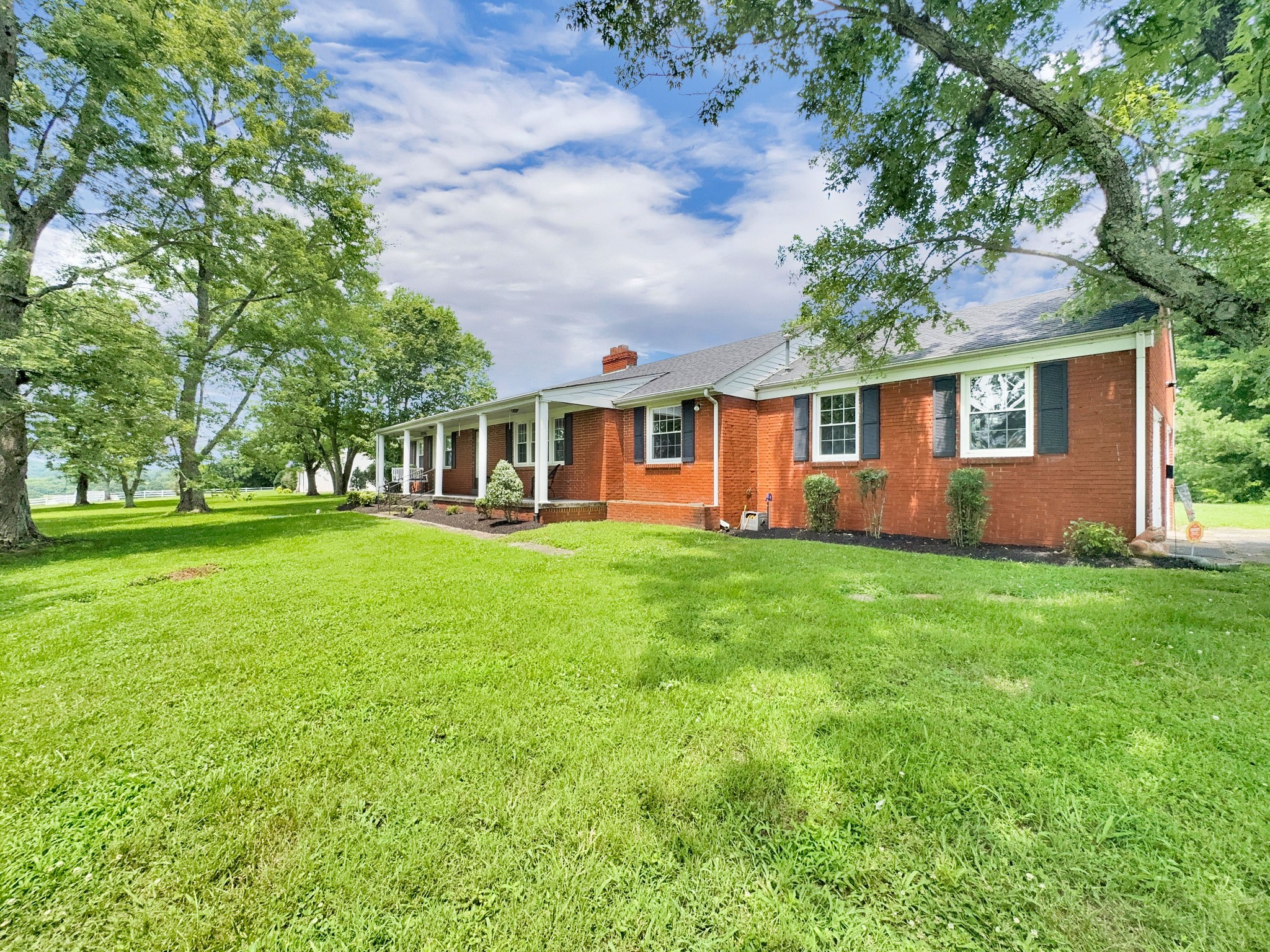3945 Highway 25 W