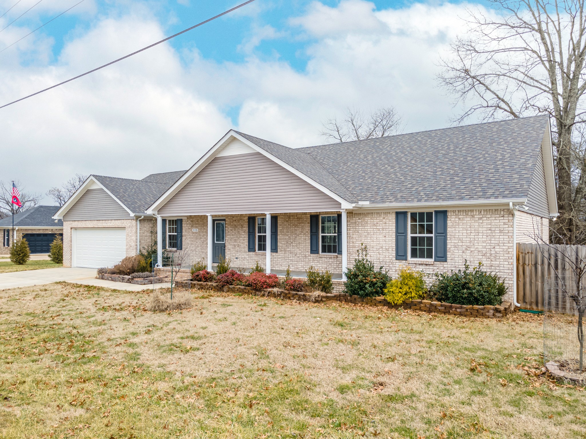 115 Lookout Ln